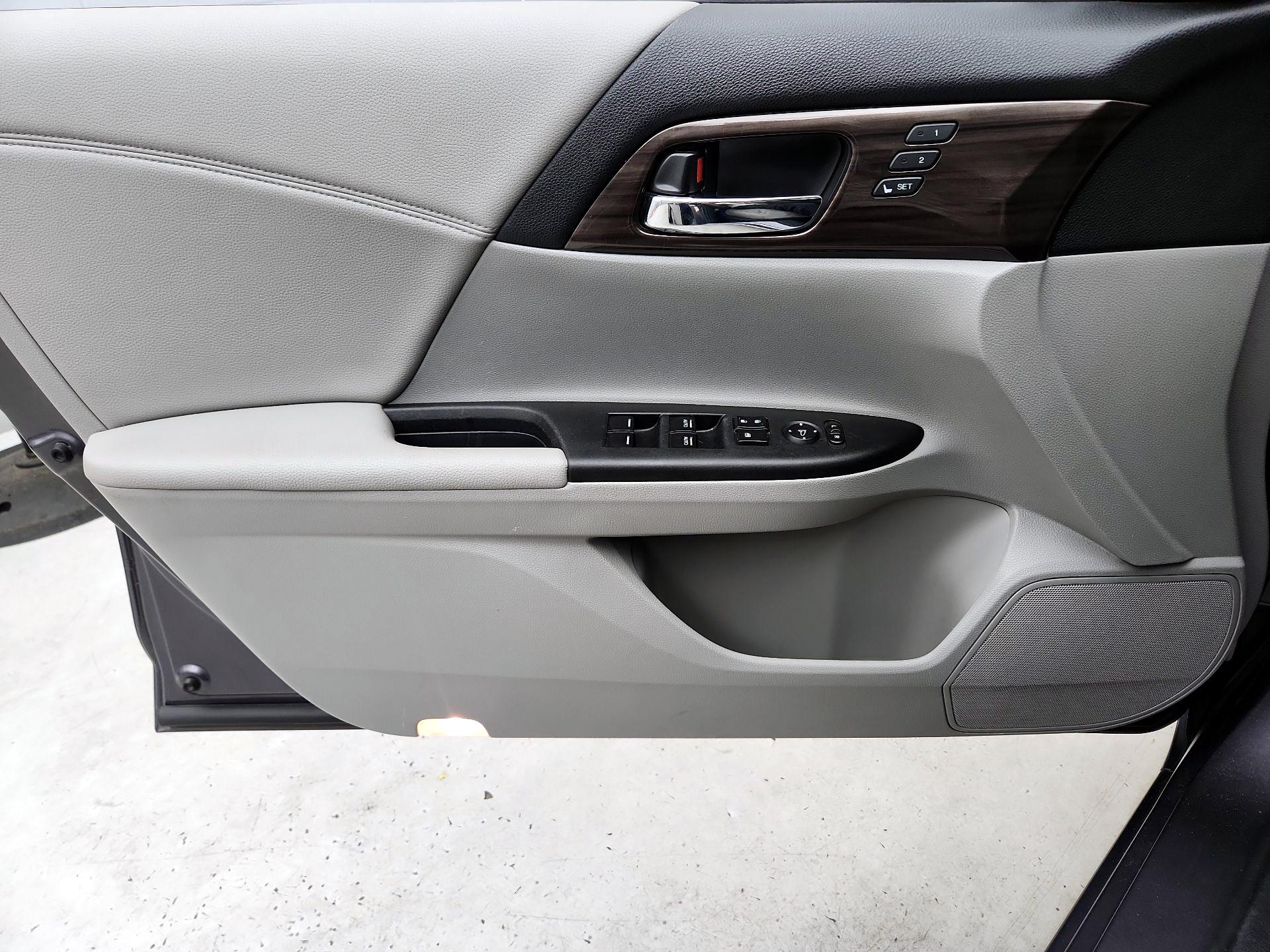 Thumbnail: 2017 Honda Accord - 12