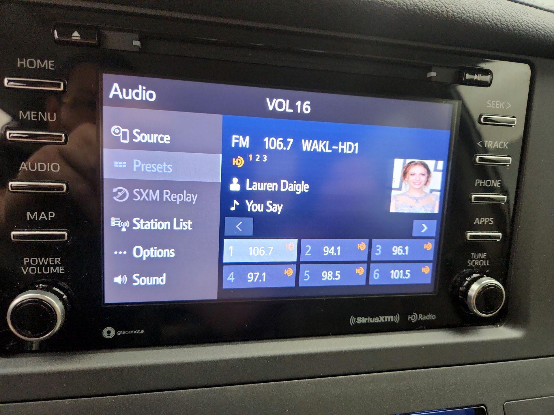 Thumbnail: 2020 Toyota Sienna - 16