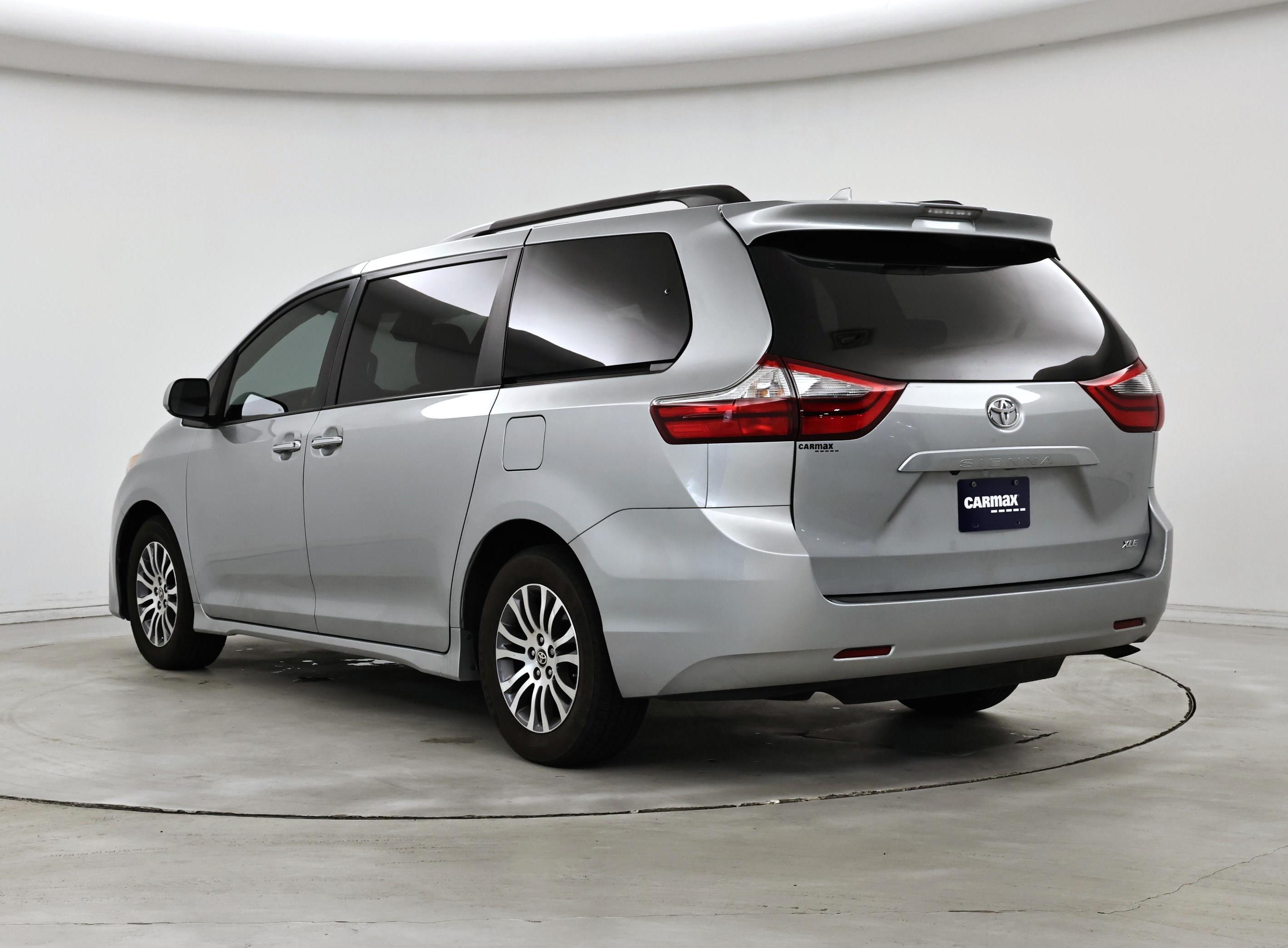 Thumbnail: 2020 Toyota Sienna - 2