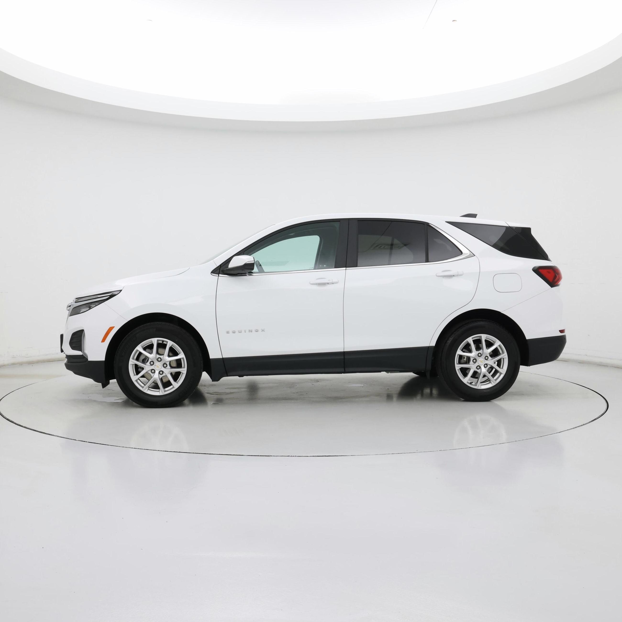 Thumbnail: 2022 Chevrolet Equinox - 3