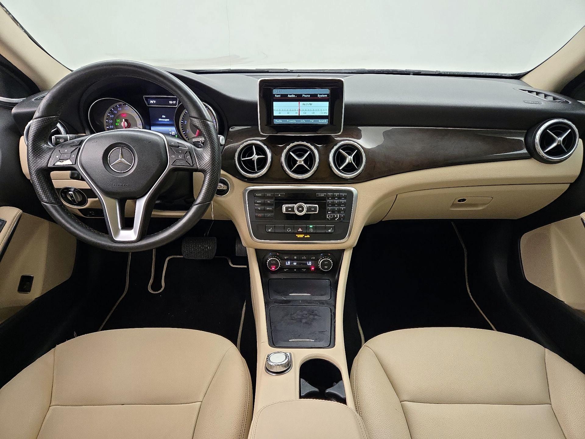 Thumbnail: 2015 Mercedes-Benz GLA - 9