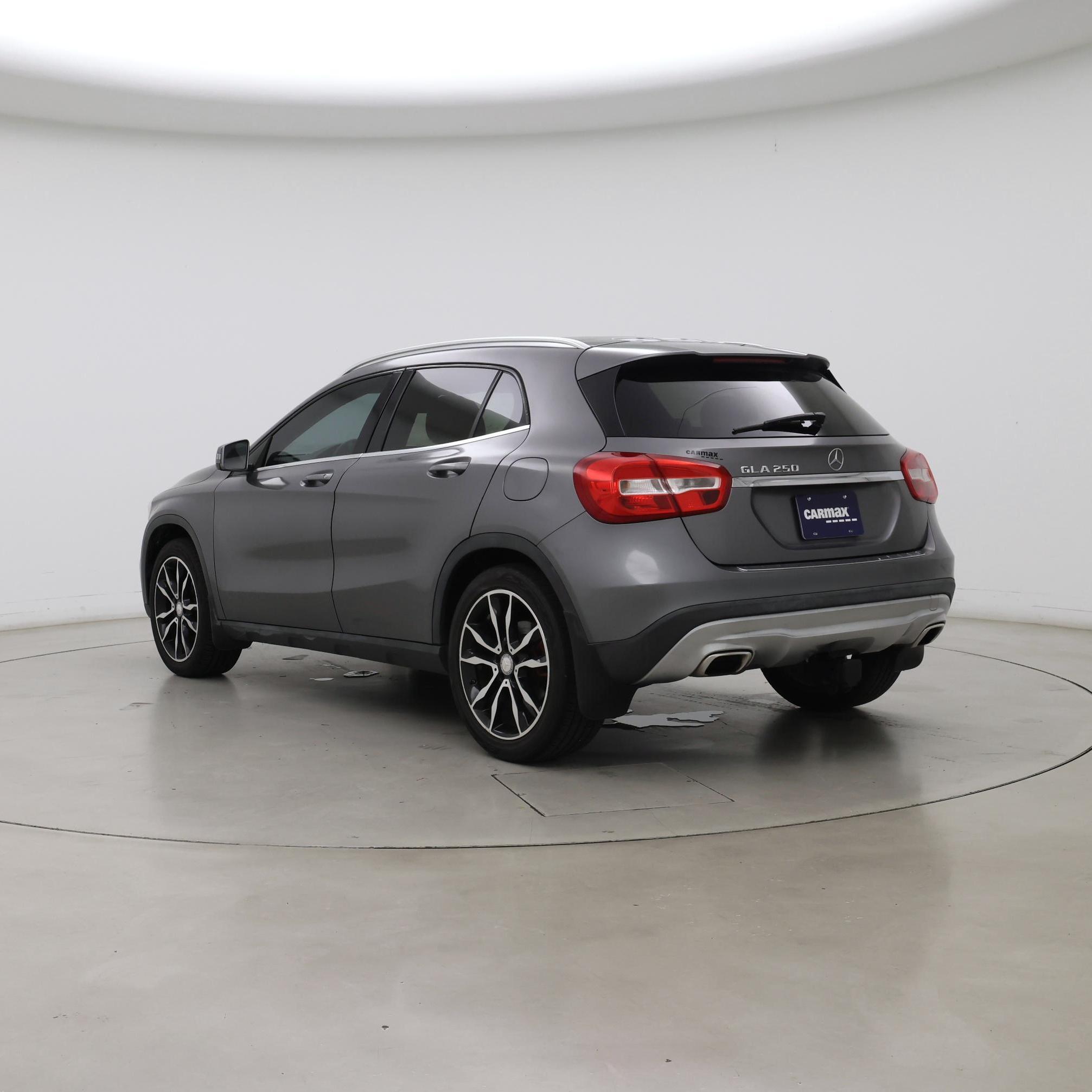 Thumbnail: 2015 Mercedes-Benz GLA - 2