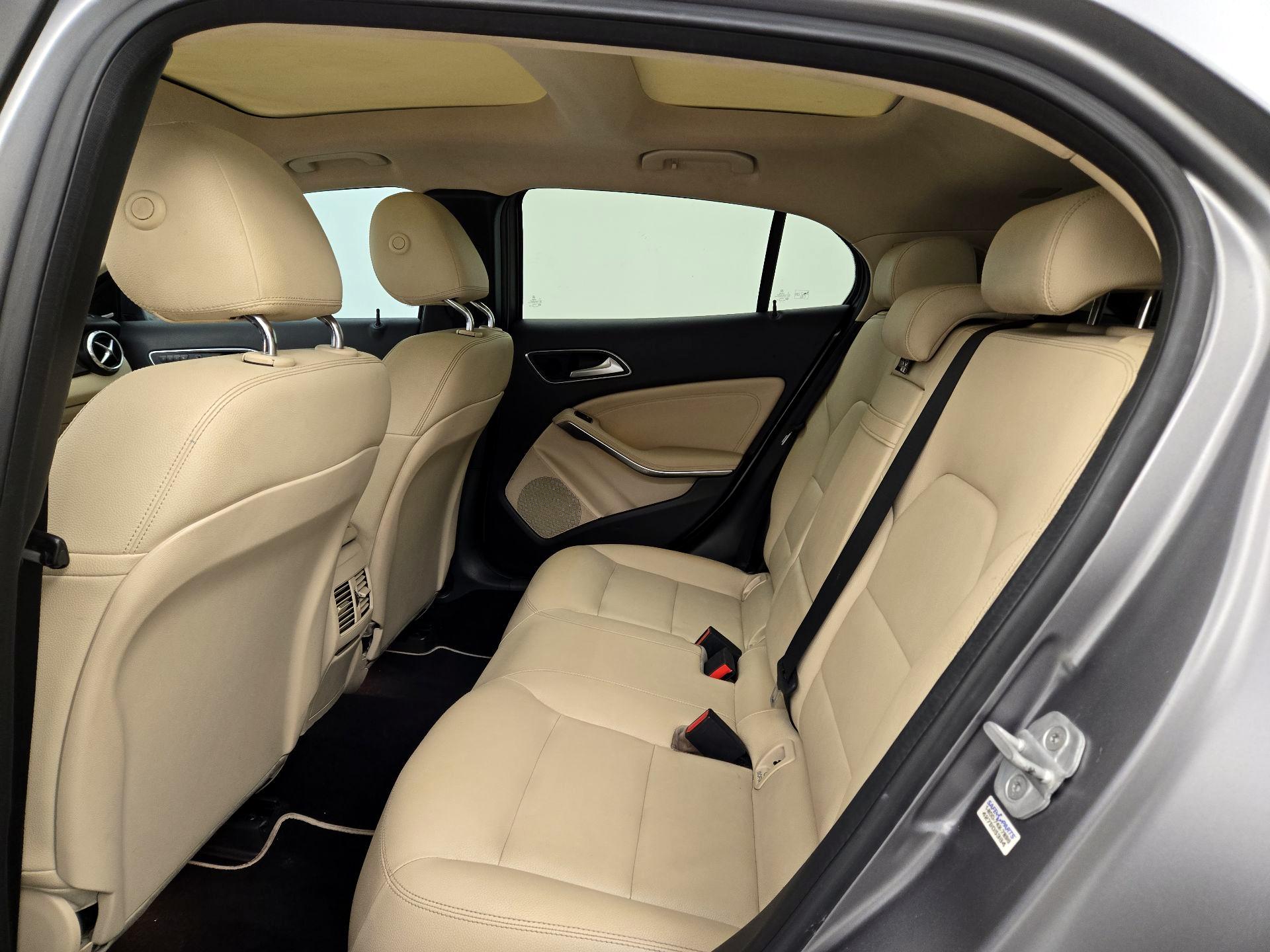 Thumbnail: 2015 Mercedes-Benz GLA - 20