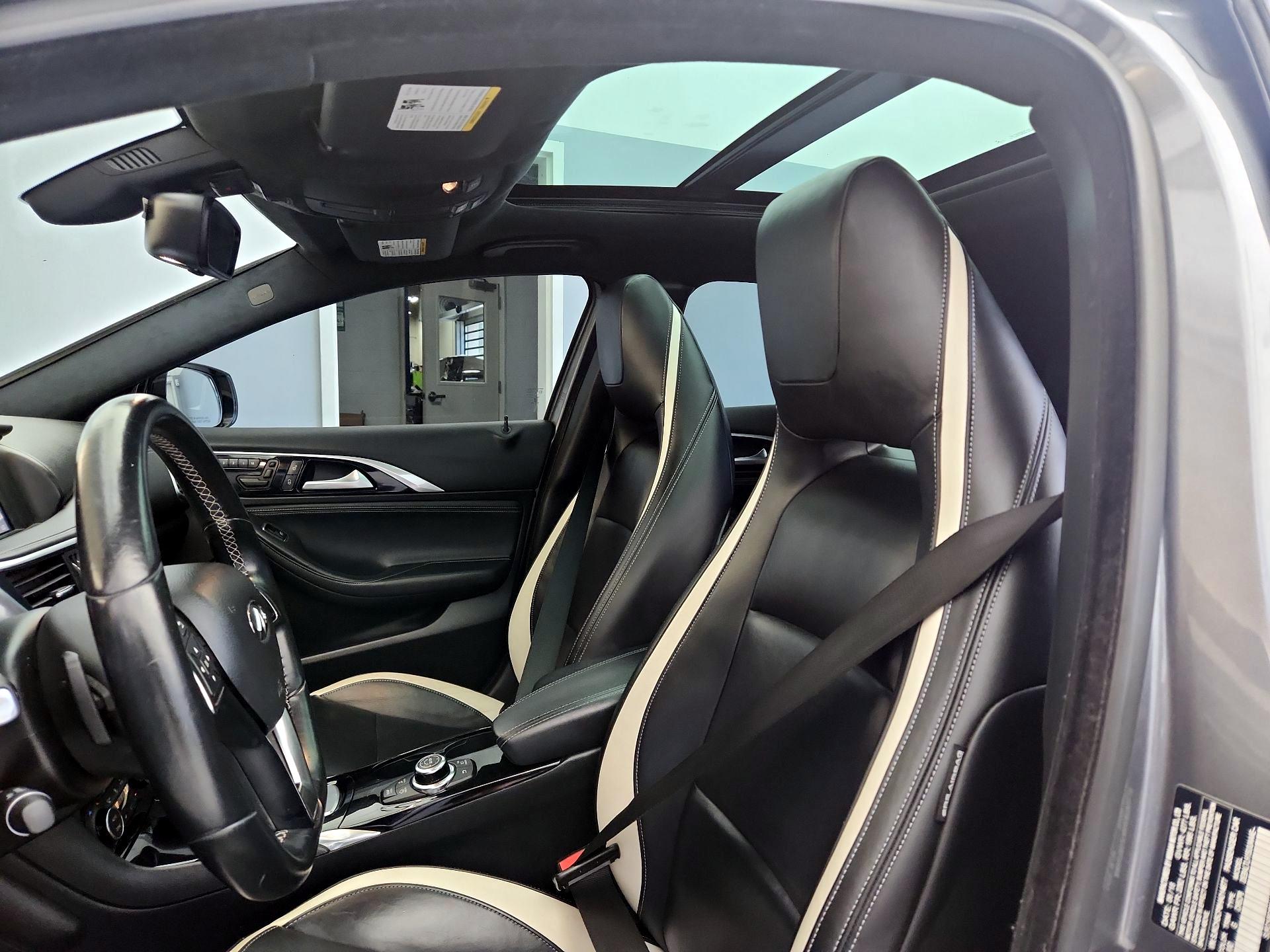 Thumbnail: 2017 INFINITI QX30 - 19