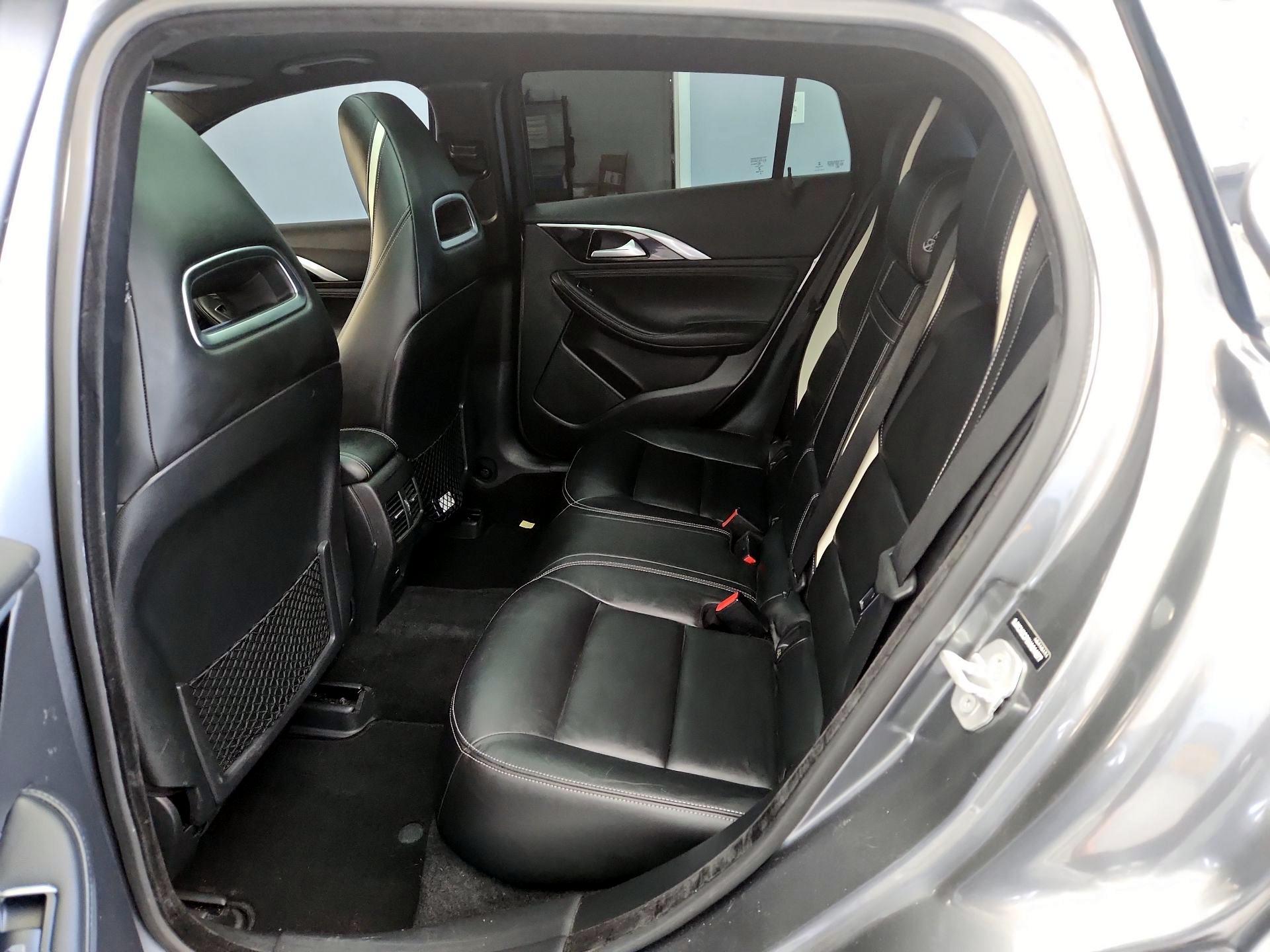 Thumbnail: 2017 INFINITI QX30 - 20