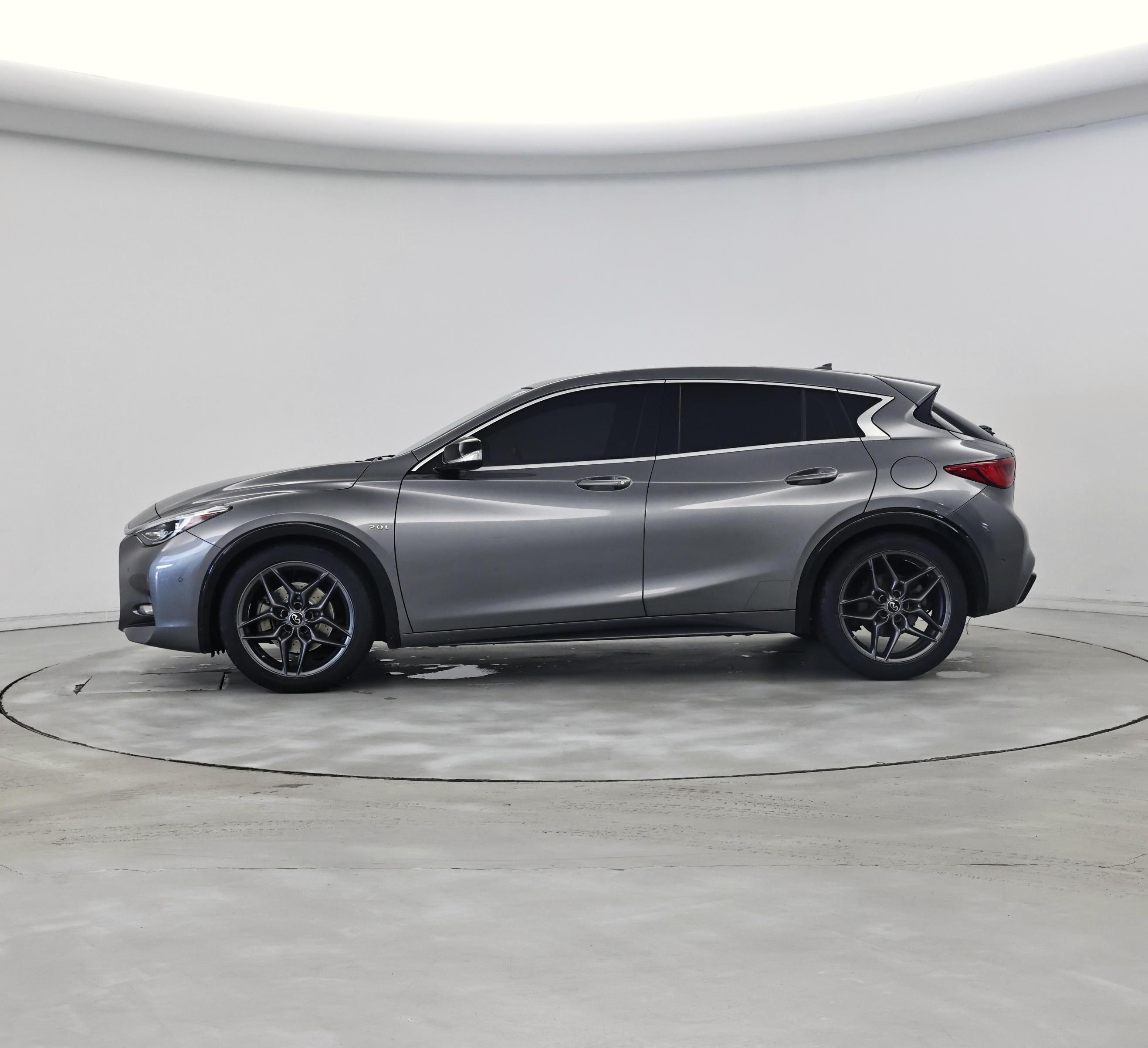 Thumbnail: 2017 INFINITI QX30 - 3