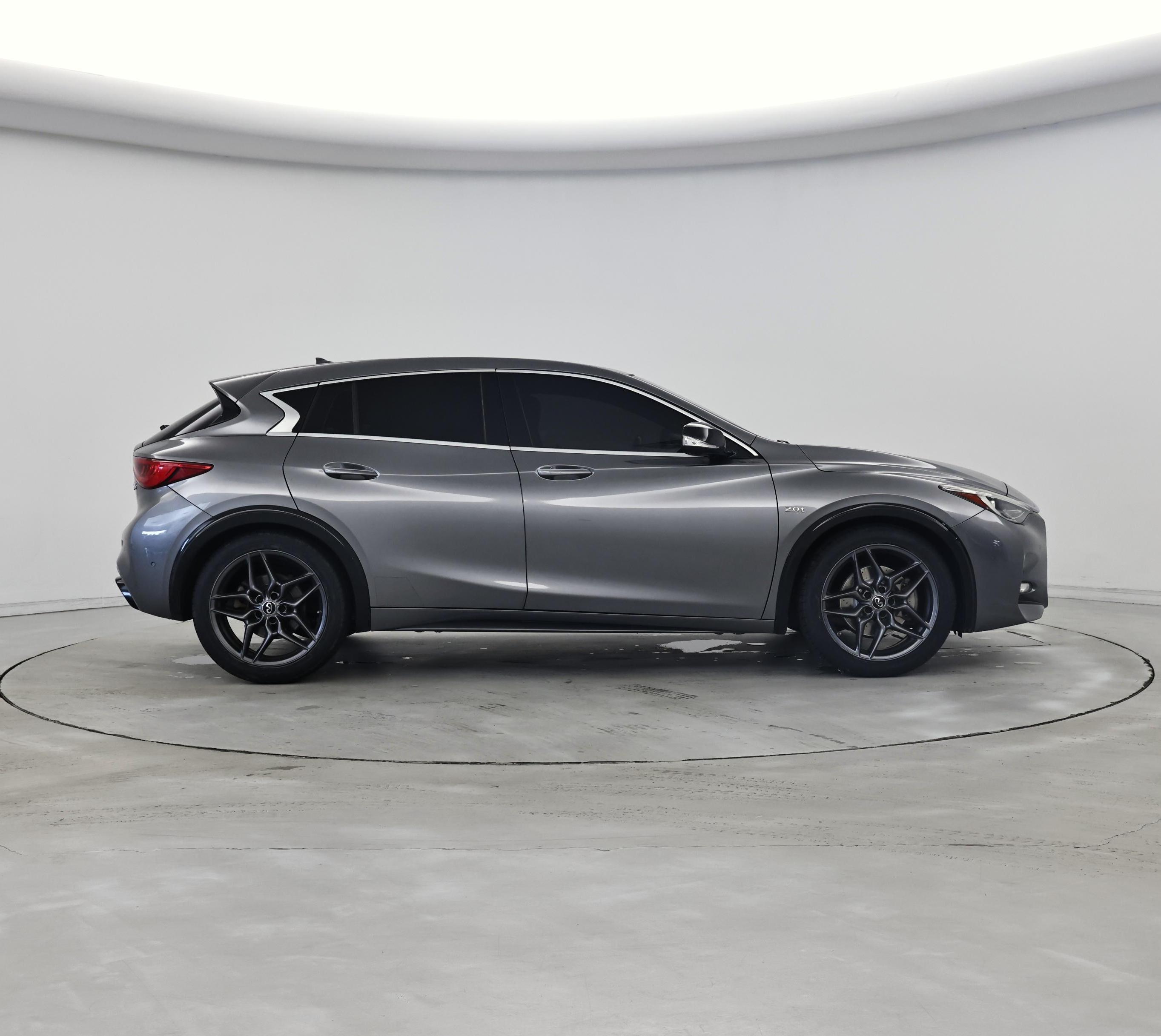 Thumbnail: 2017 INFINITI QX30 - 7