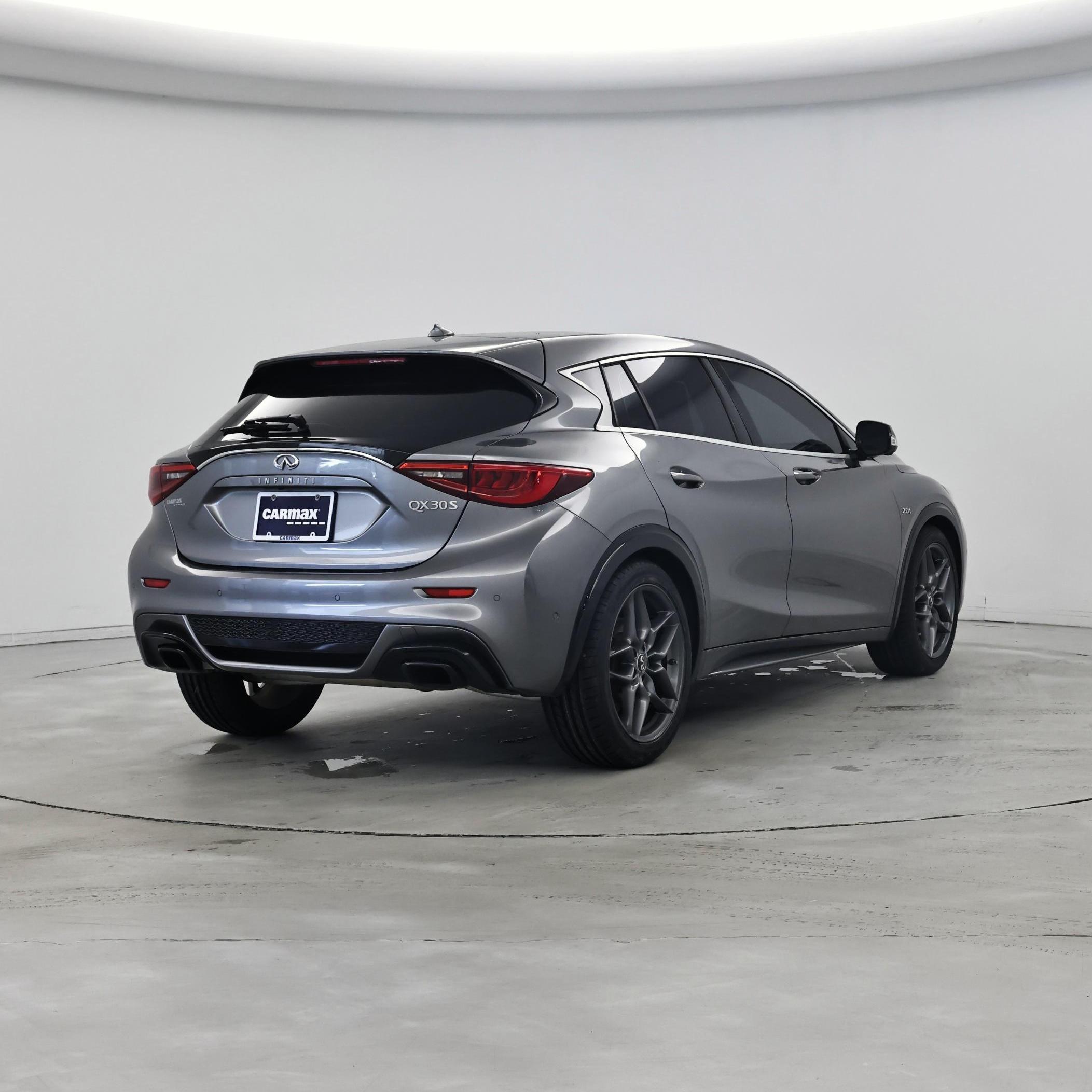 Thumbnail: 2017 INFINITI QX30 - 8