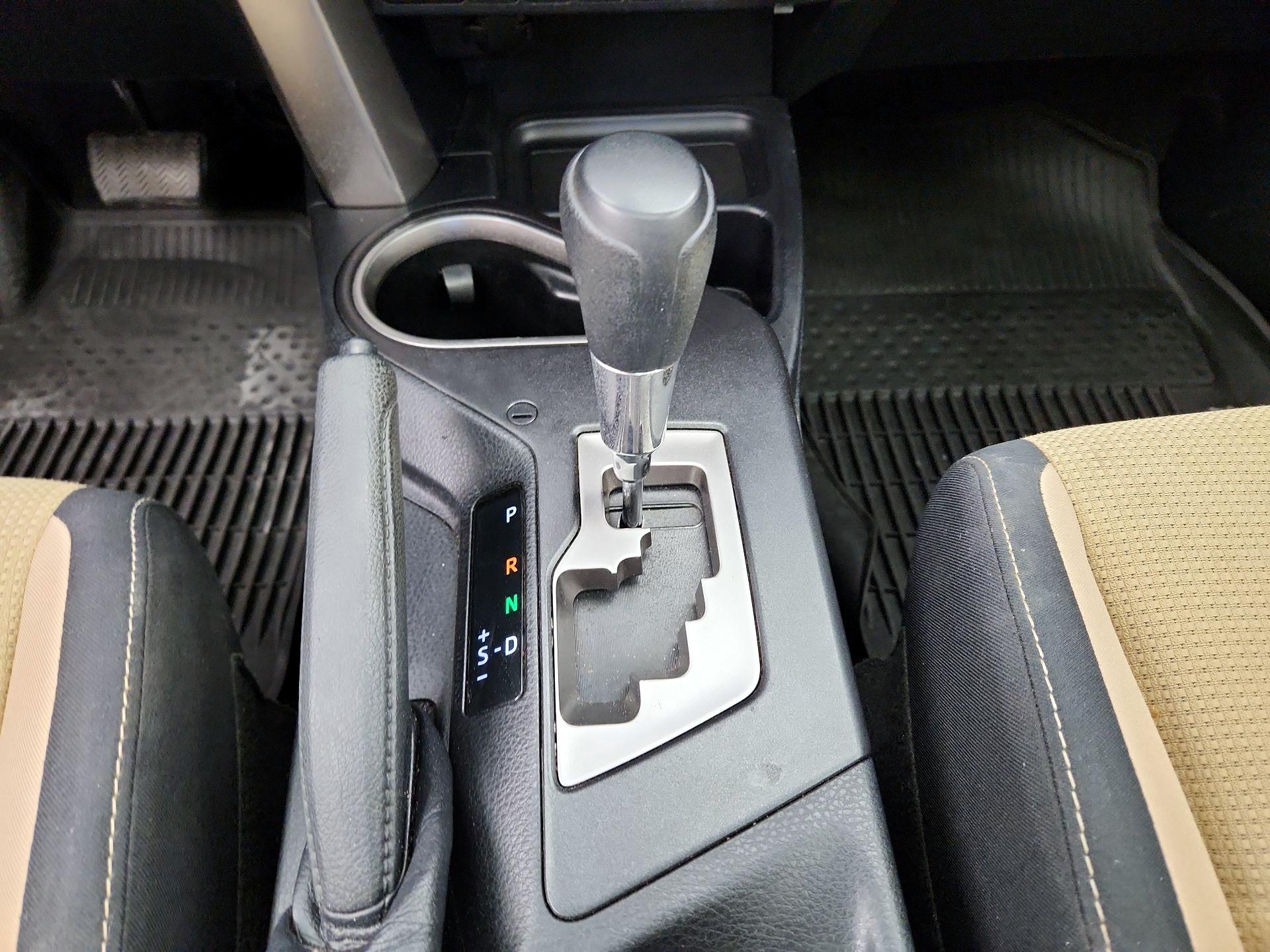 Thumbnail: 2018 Toyota RAV4 - 17