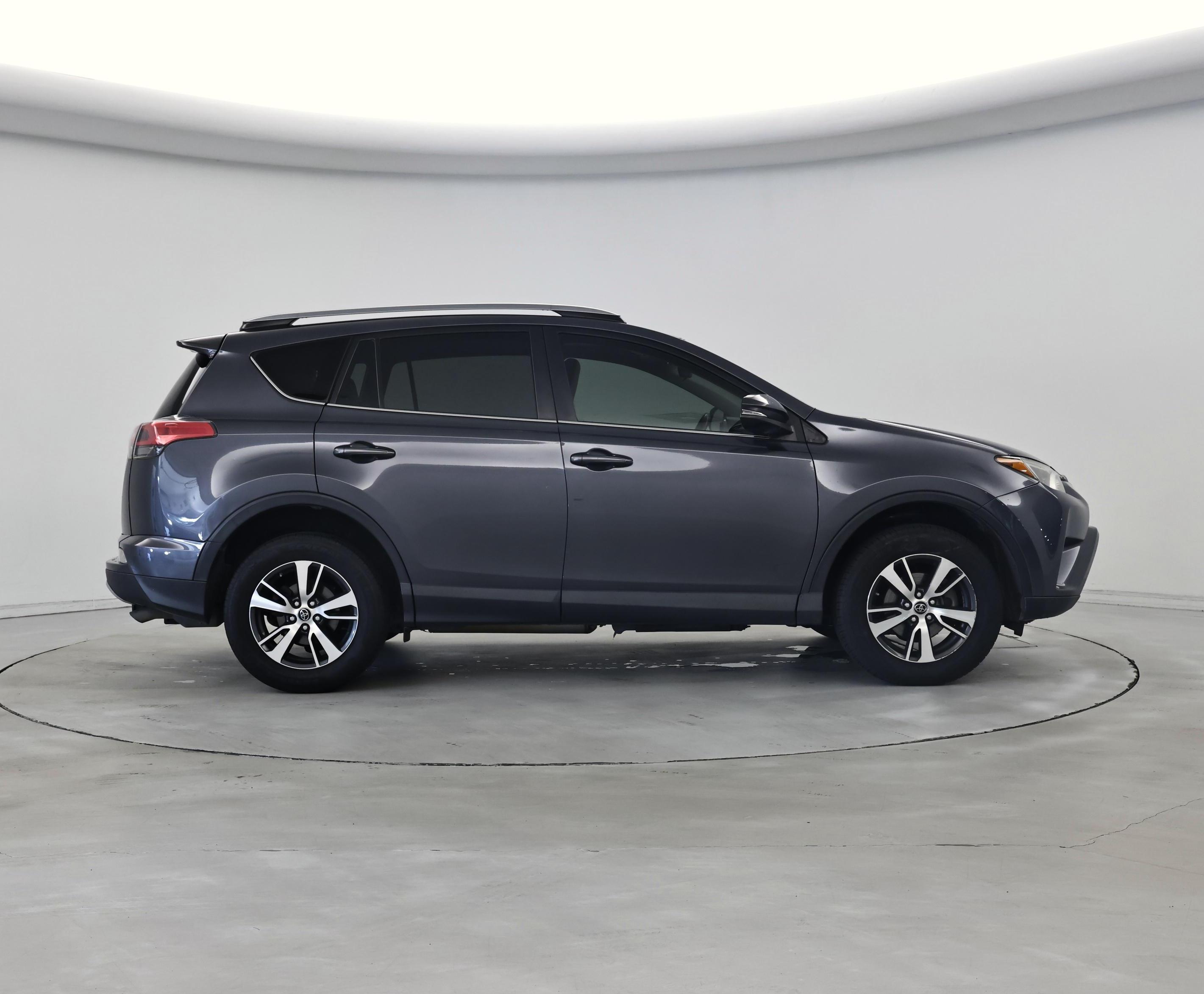 Thumbnail: 2018 Toyota RAV4 - 7
