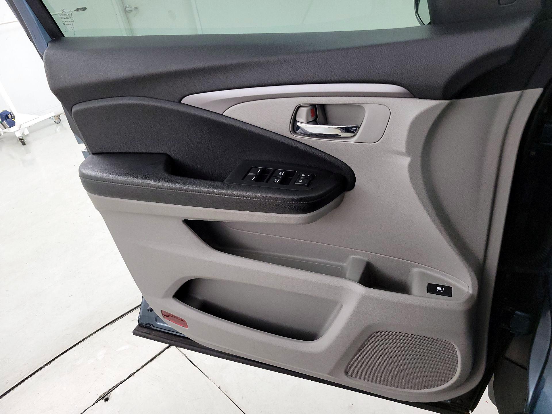 Thumbnail: 2020 Honda Pilot - 12