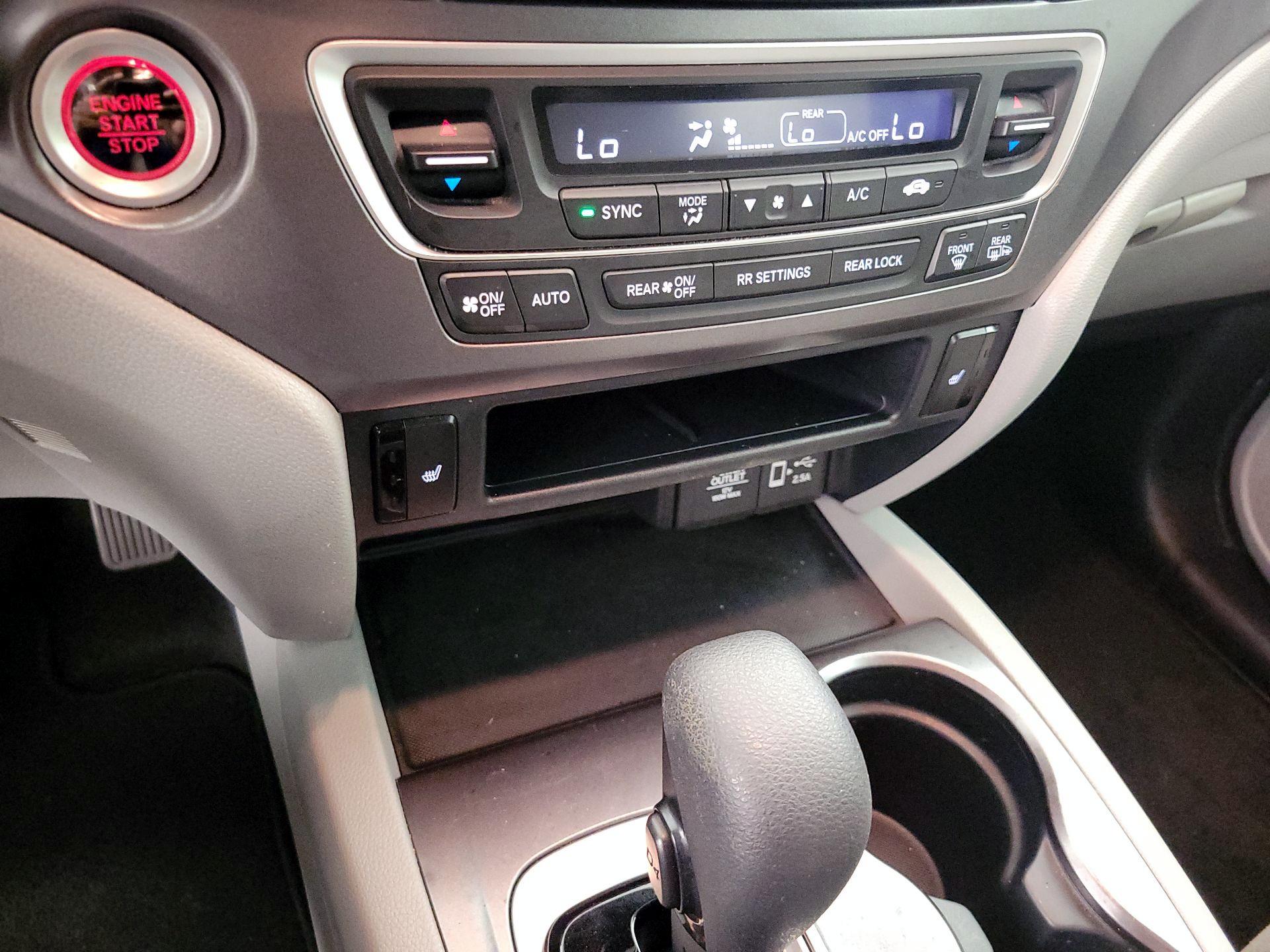 Thumbnail: 2020 Honda Pilot - 16