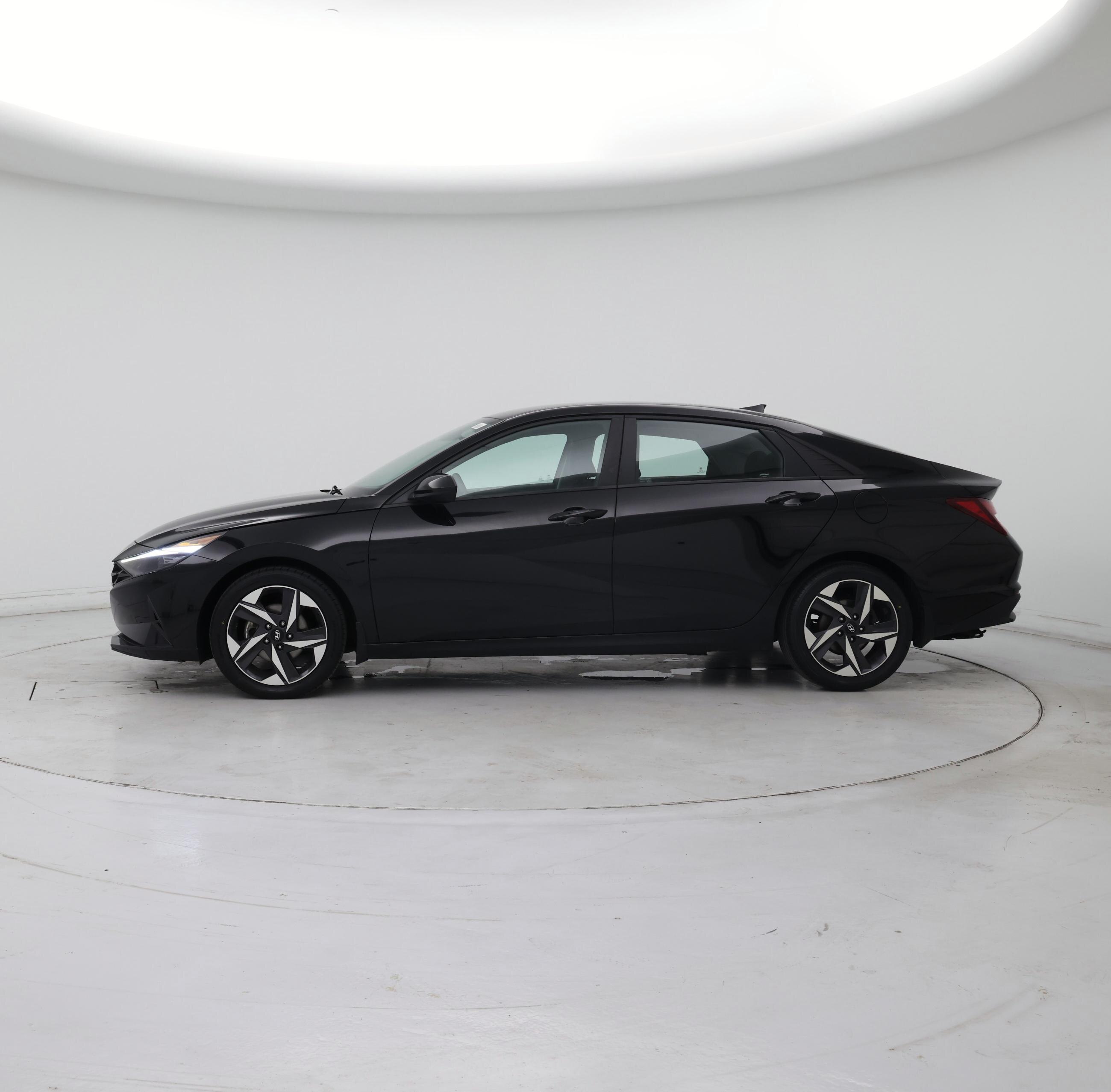 Thumbnail: 2023 Hyundai Elantra - 3