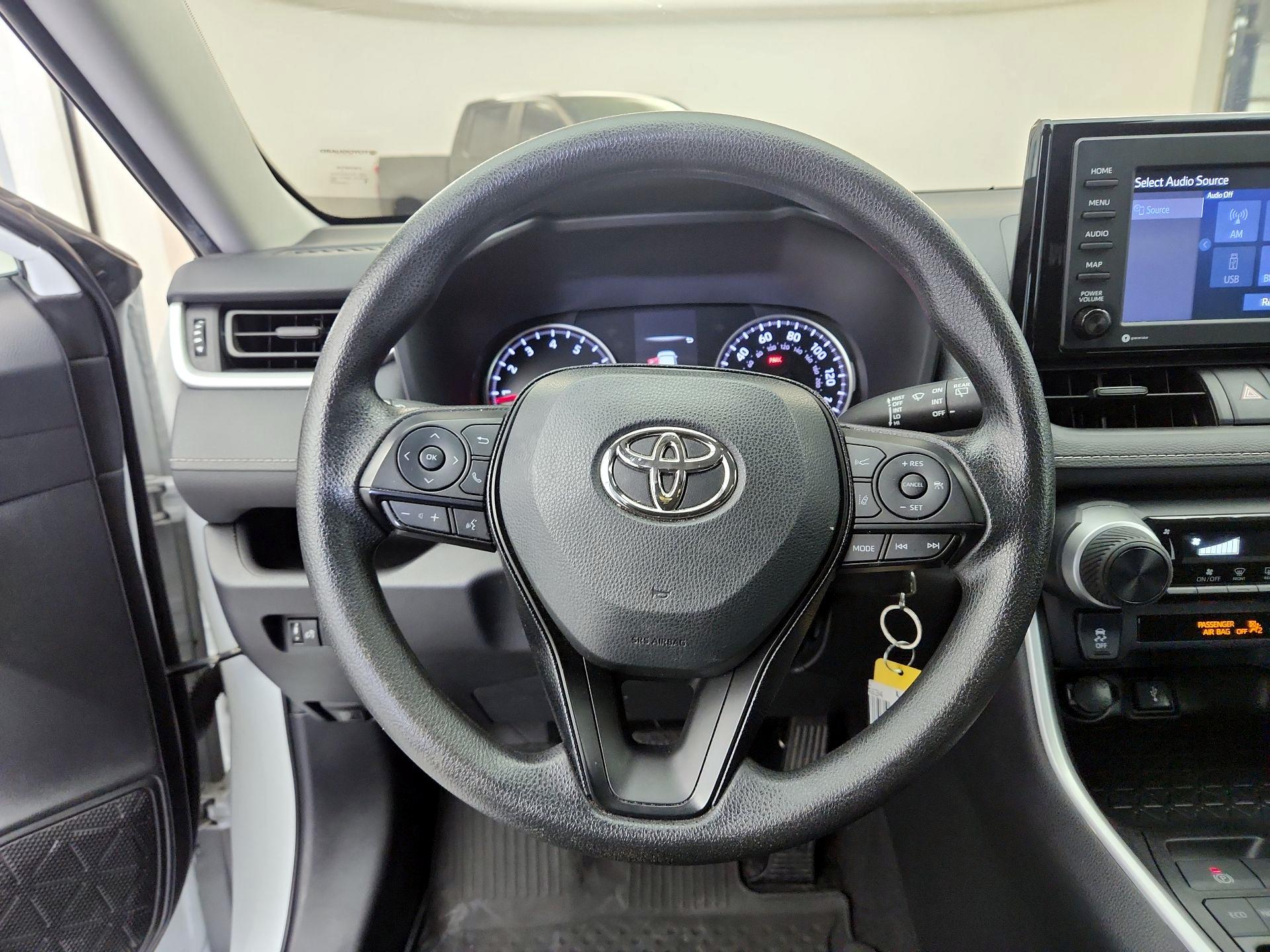 Thumbnail: 2021 Toyota RAV4 - 10
