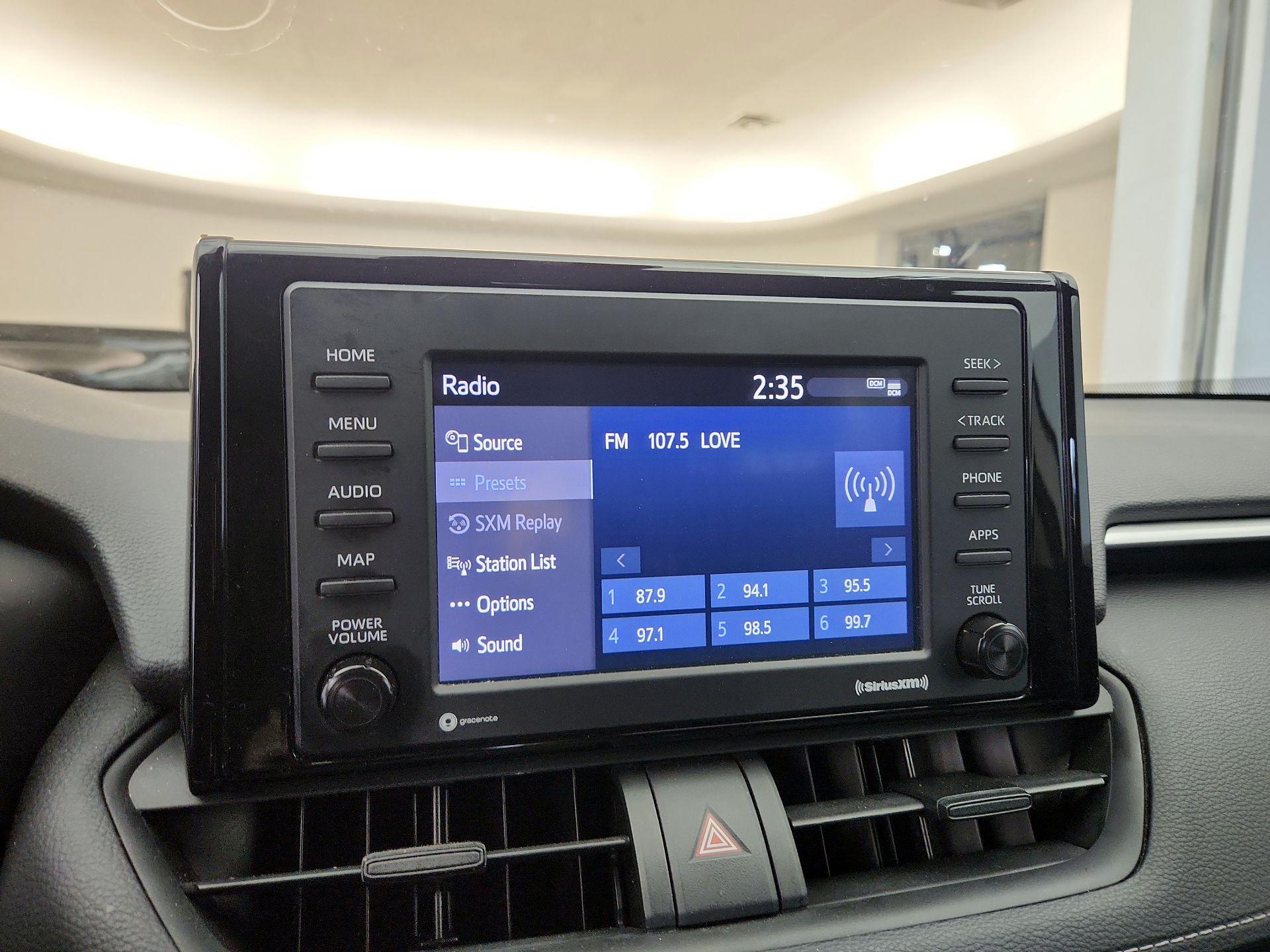 Thumbnail: 2021 Toyota RAV4 - 15