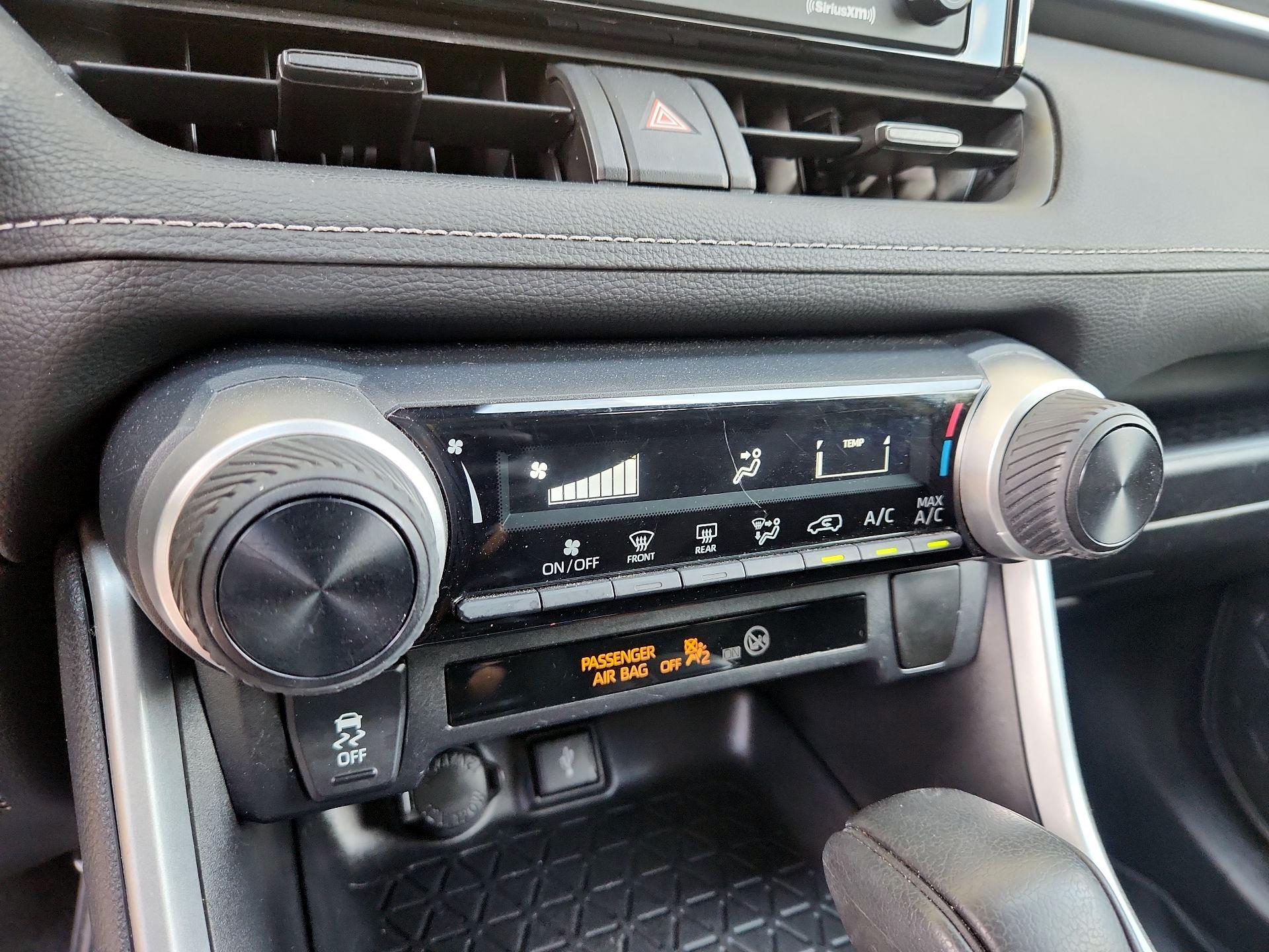 Thumbnail: 2021 Toyota RAV4 - 16