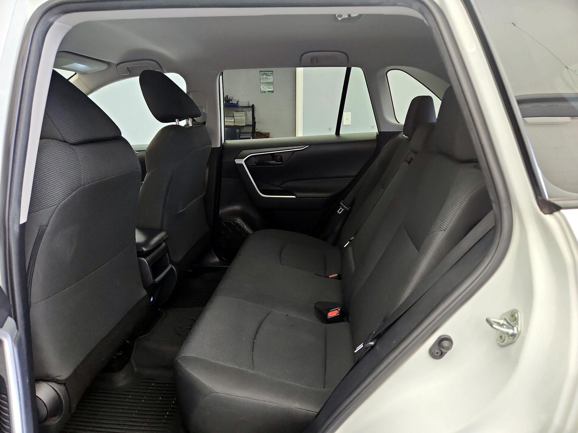 Thumbnail: 2021 Toyota RAV4 - 19