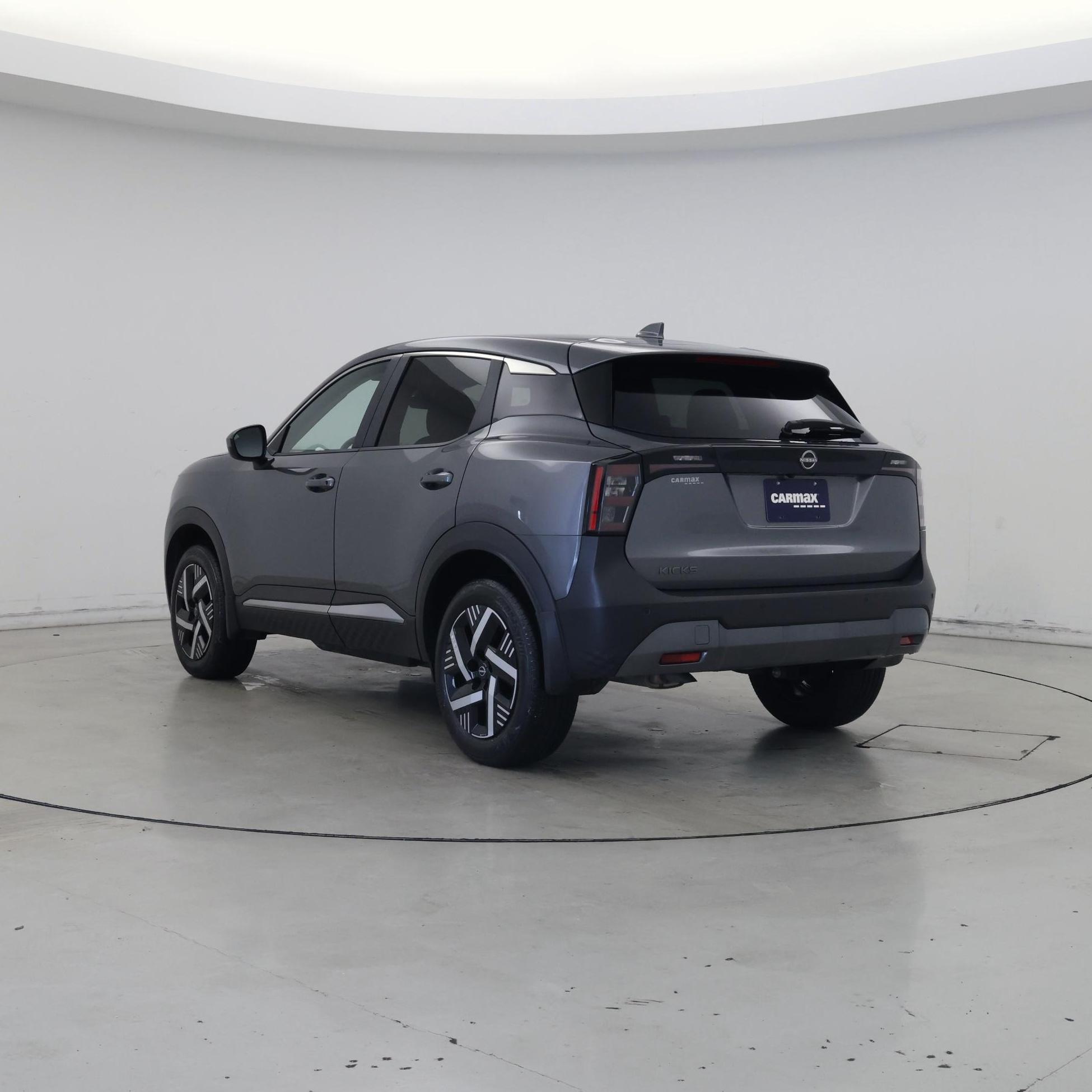 Thumbnail: 2025 Nissan Kicks - 2