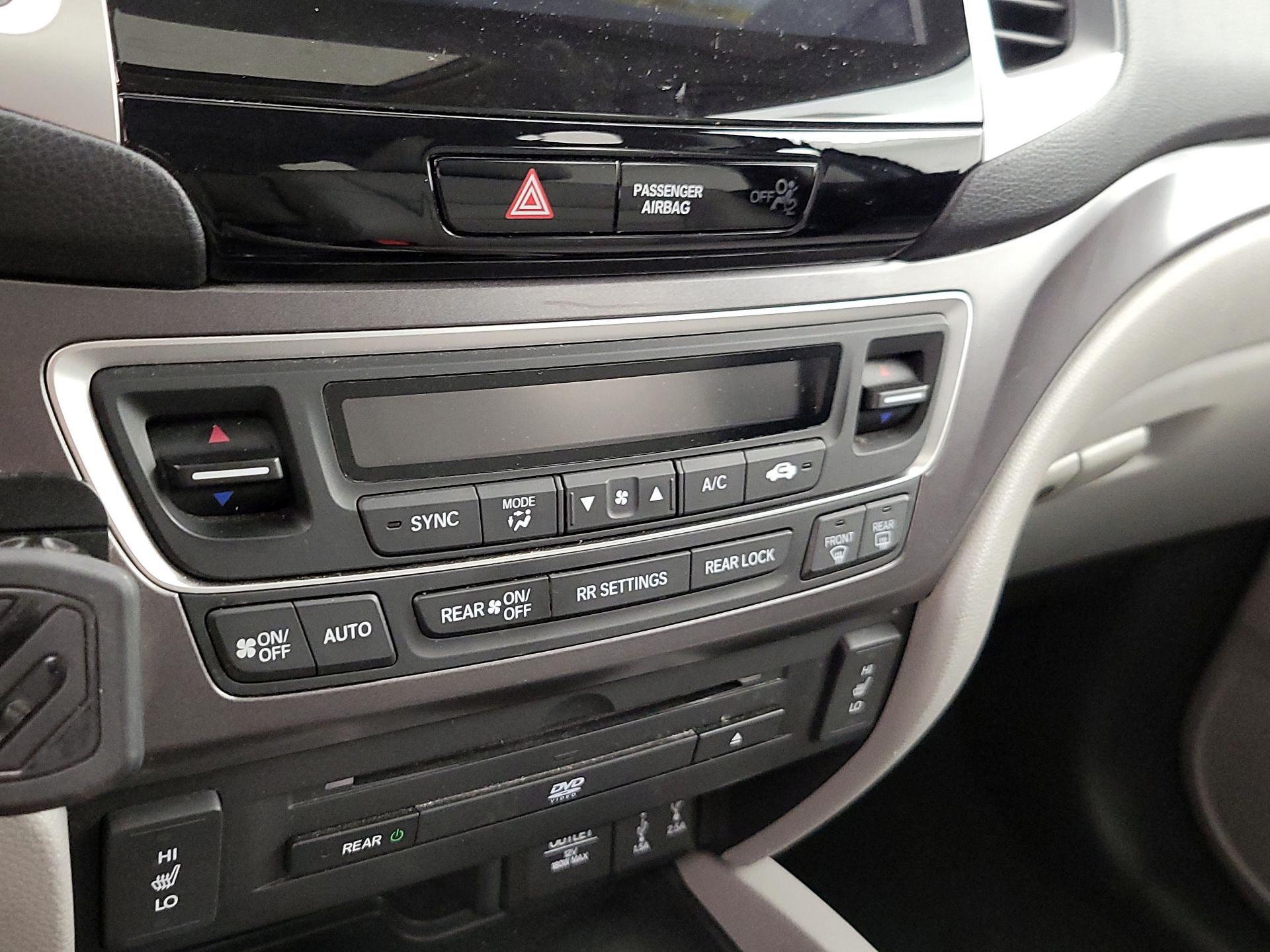 Thumbnail: 2018 Honda Pilot - 16