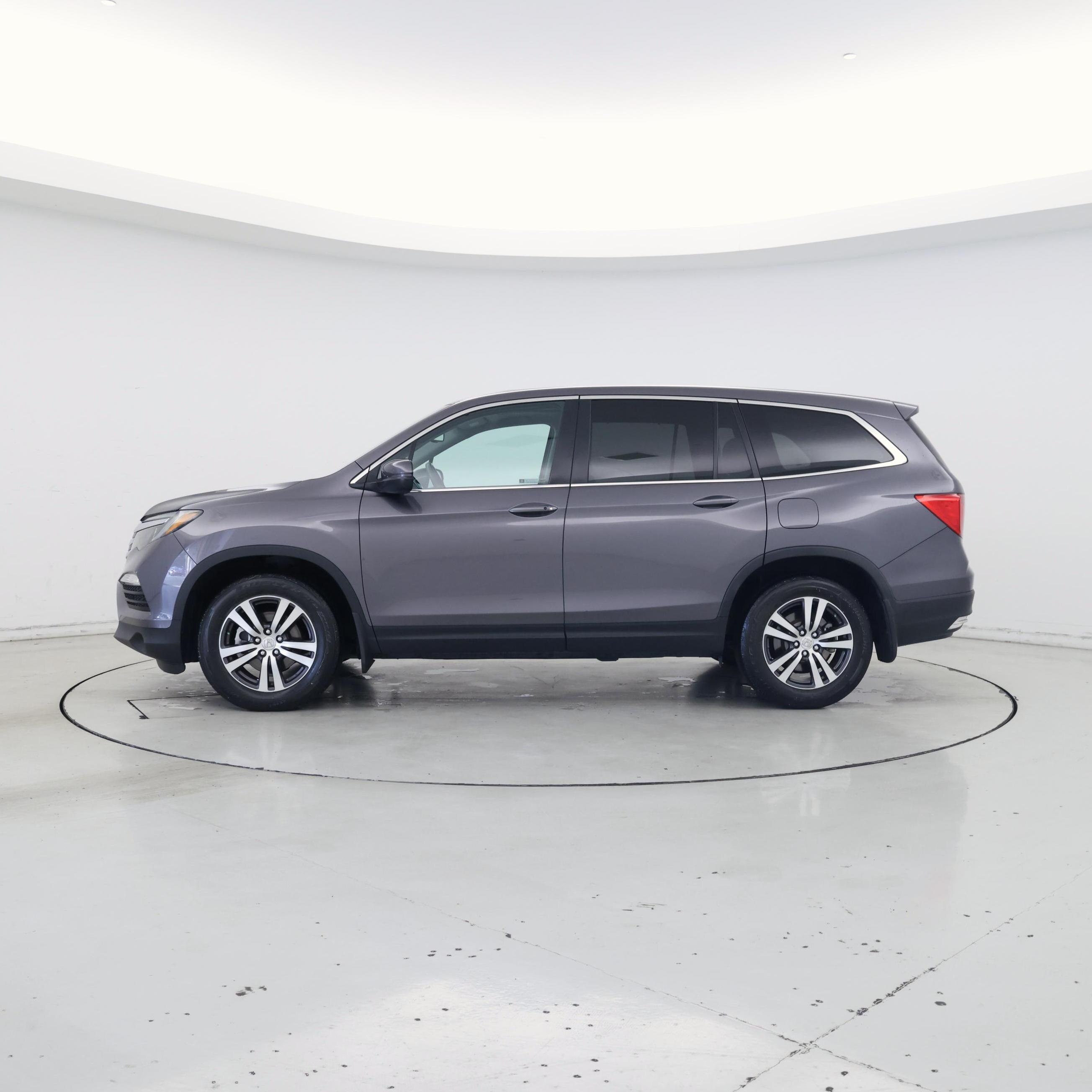 Thumbnail: 2018 Honda Pilot - 3