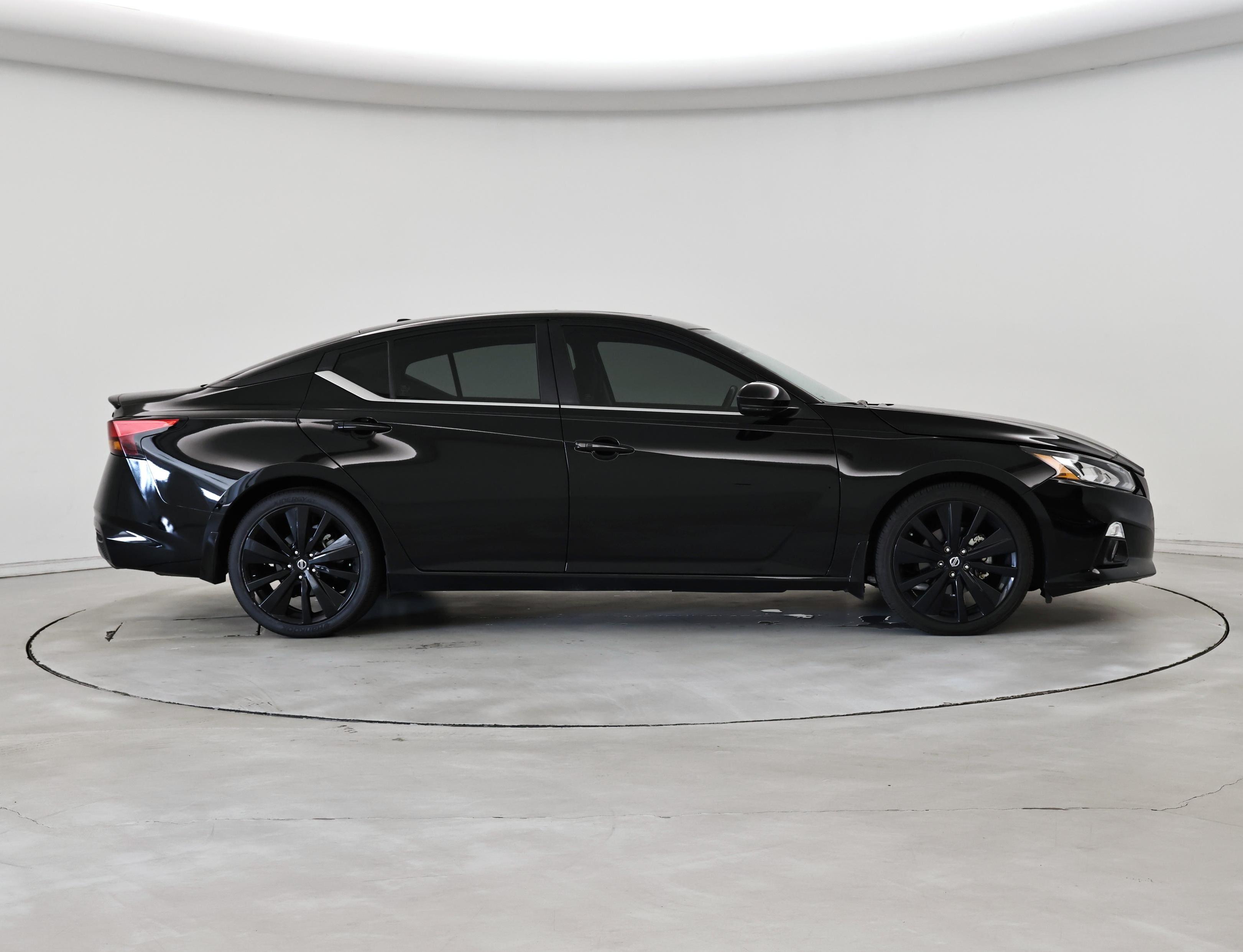 Thumbnail: 2022 Nissan Altima - 7