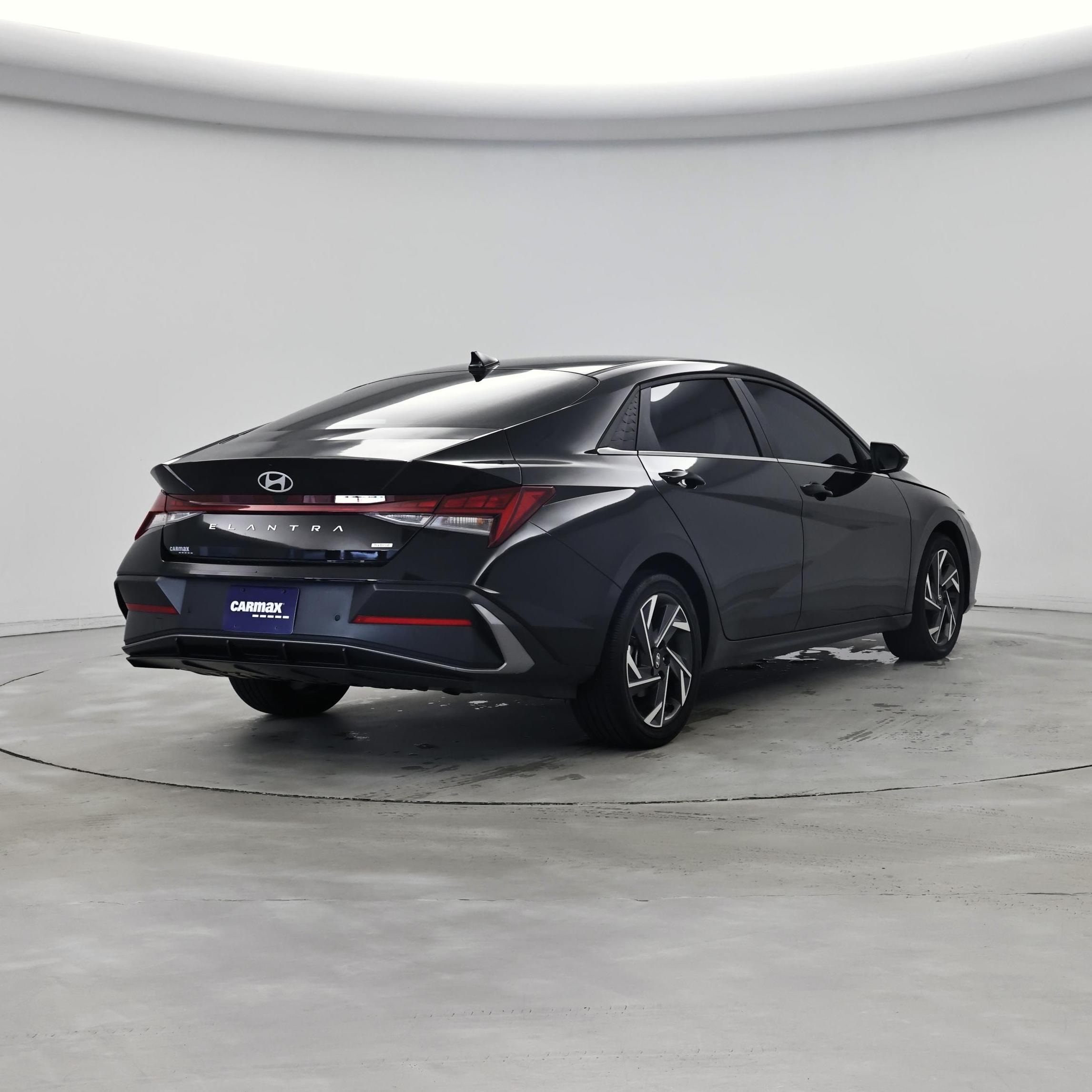 Thumbnail: 2024 Hyundai Elantra - 8