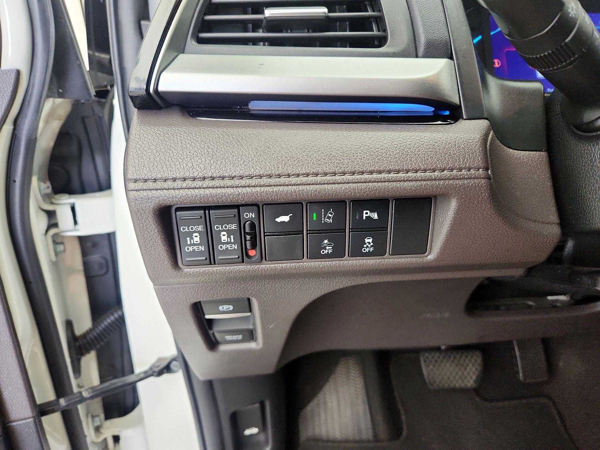 Thumbnail: 2018 Honda Odyssey - 13
