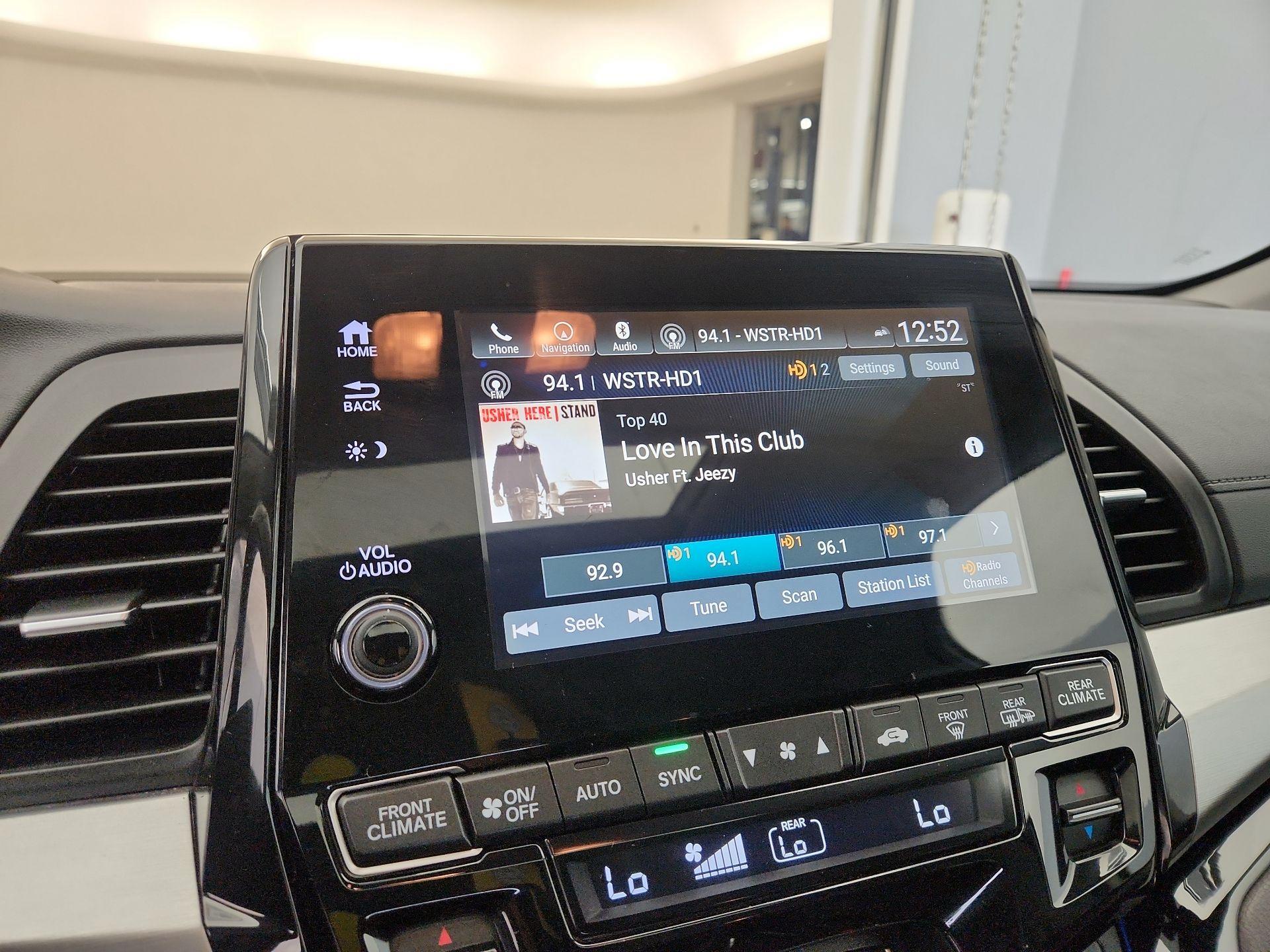 Thumbnail: 2018 Honda Odyssey - 16