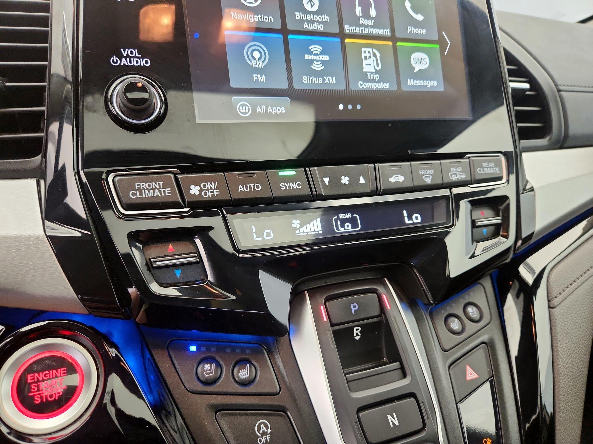 Thumbnail: 2018 Honda Odyssey - 17