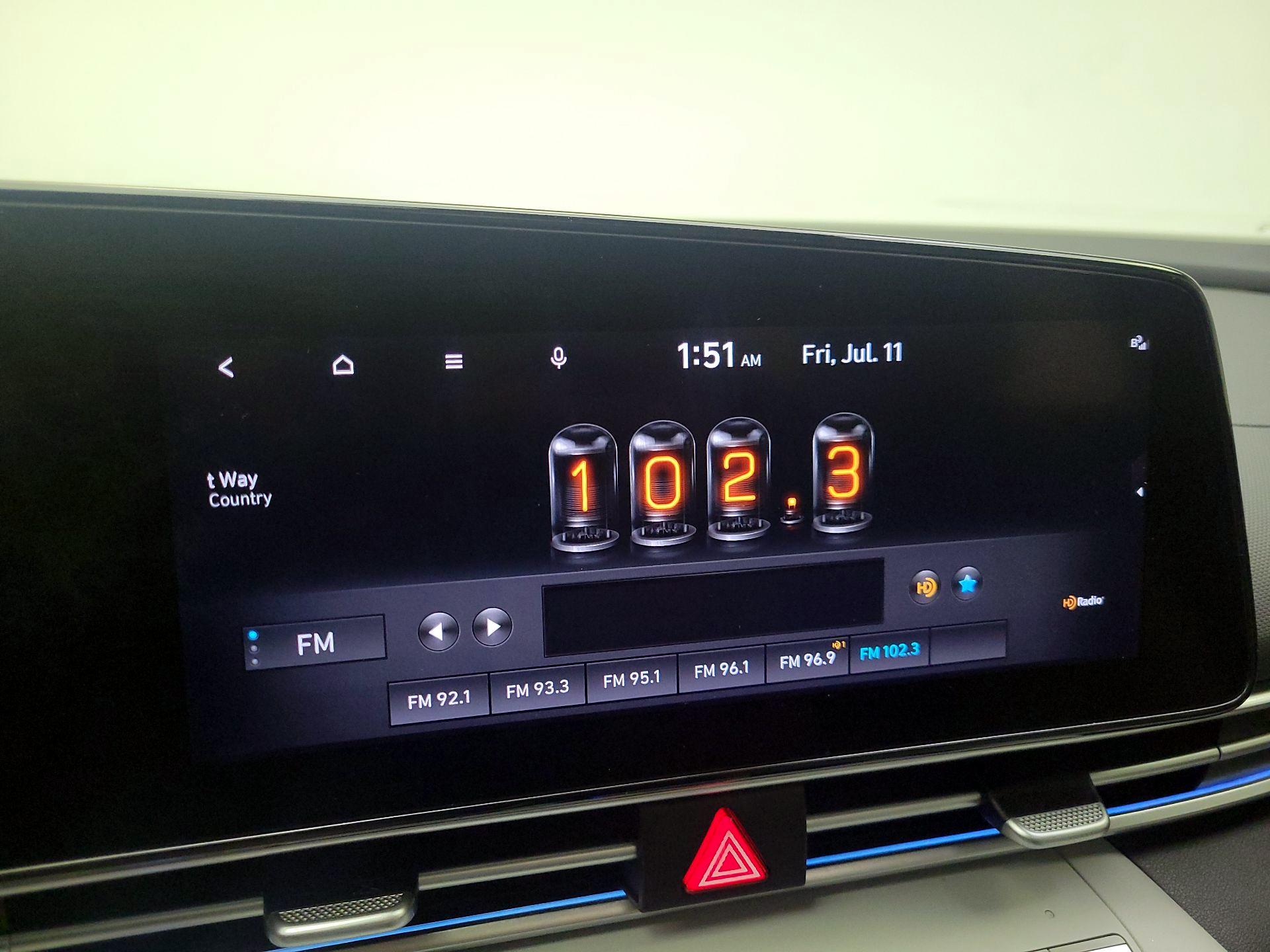 Thumbnail: 2022 Hyundai Elantra - 16