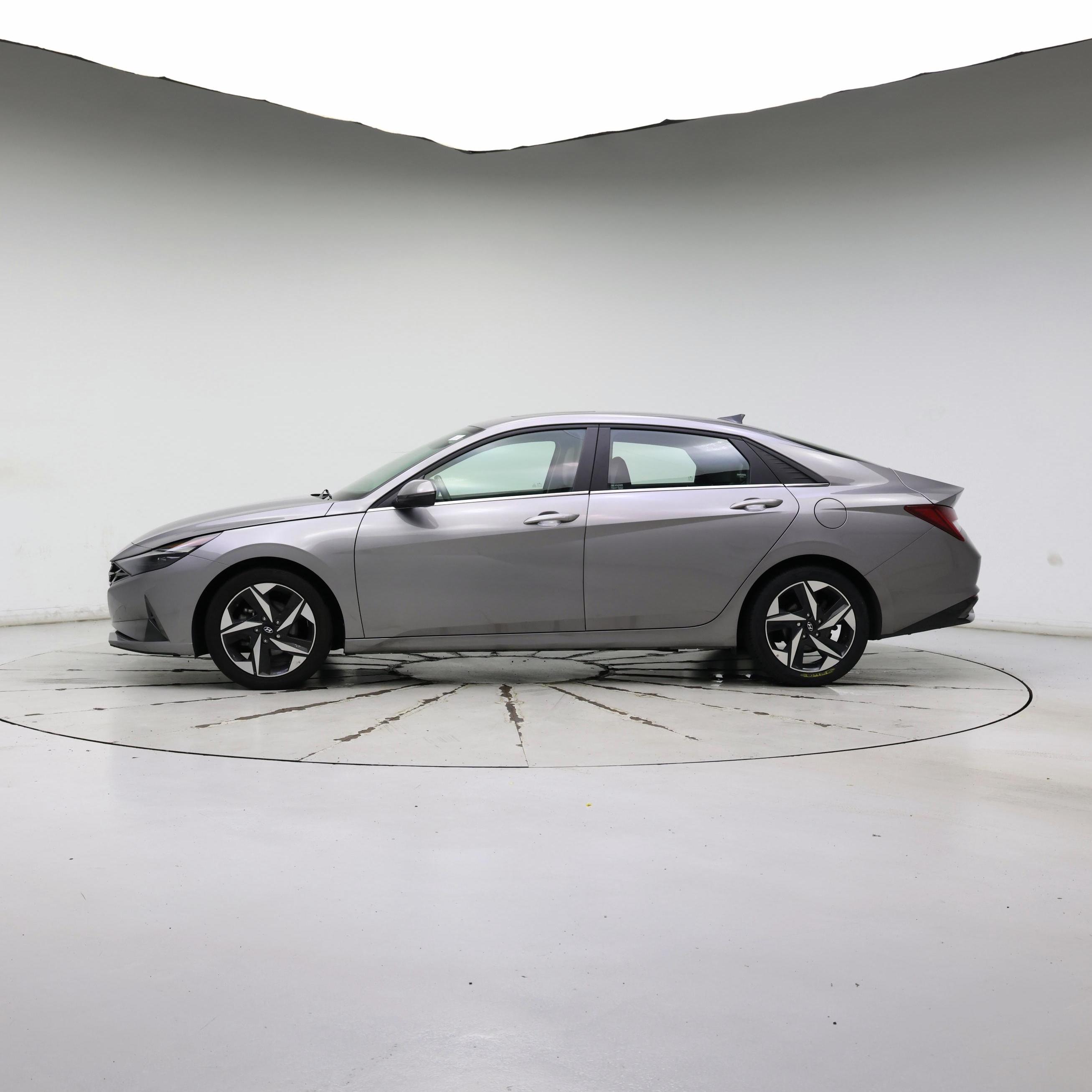 Thumbnail: 2022 Hyundai Elantra - 3