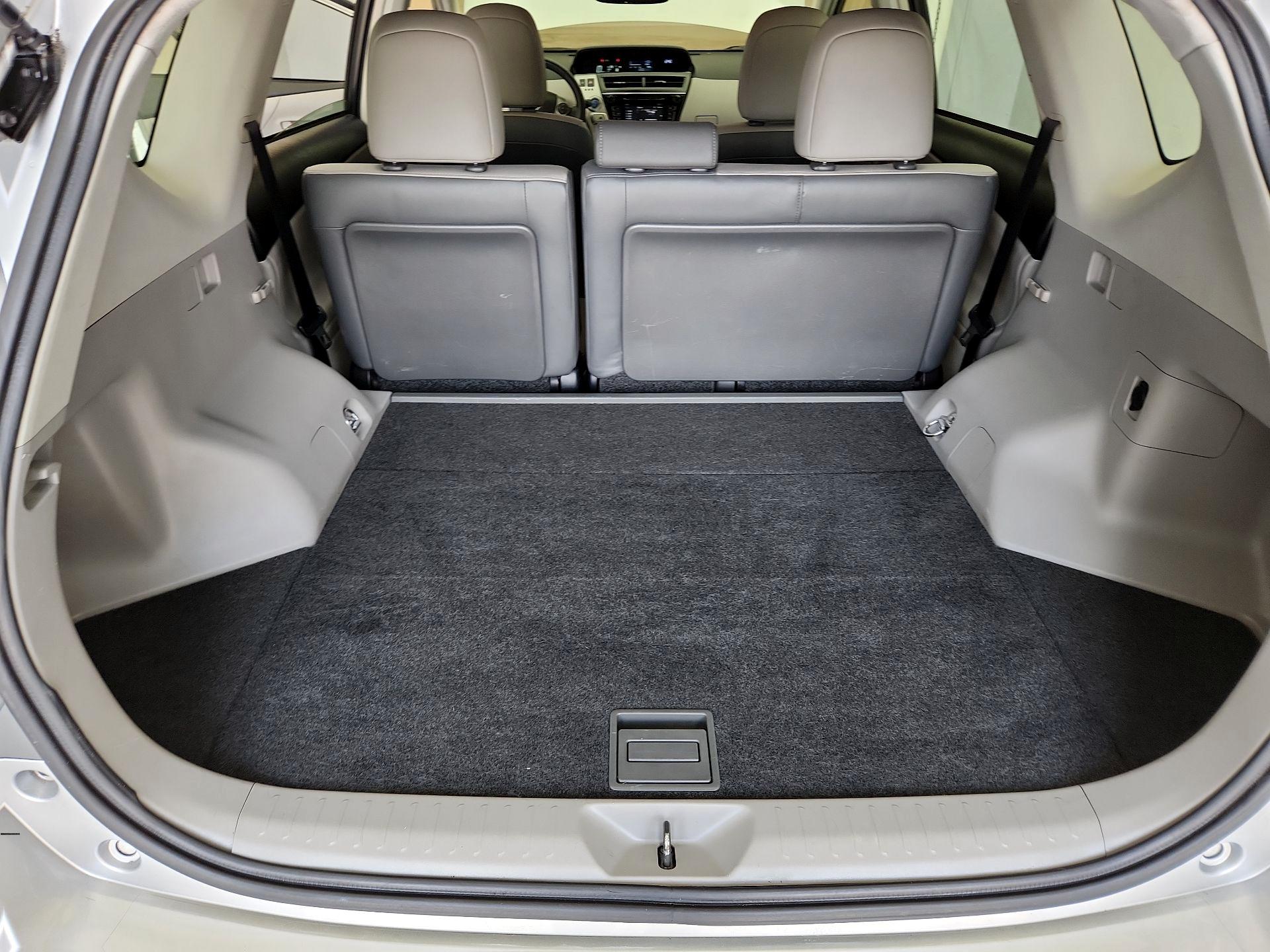Thumbnail: 2015 Toyota Prius v - 20
