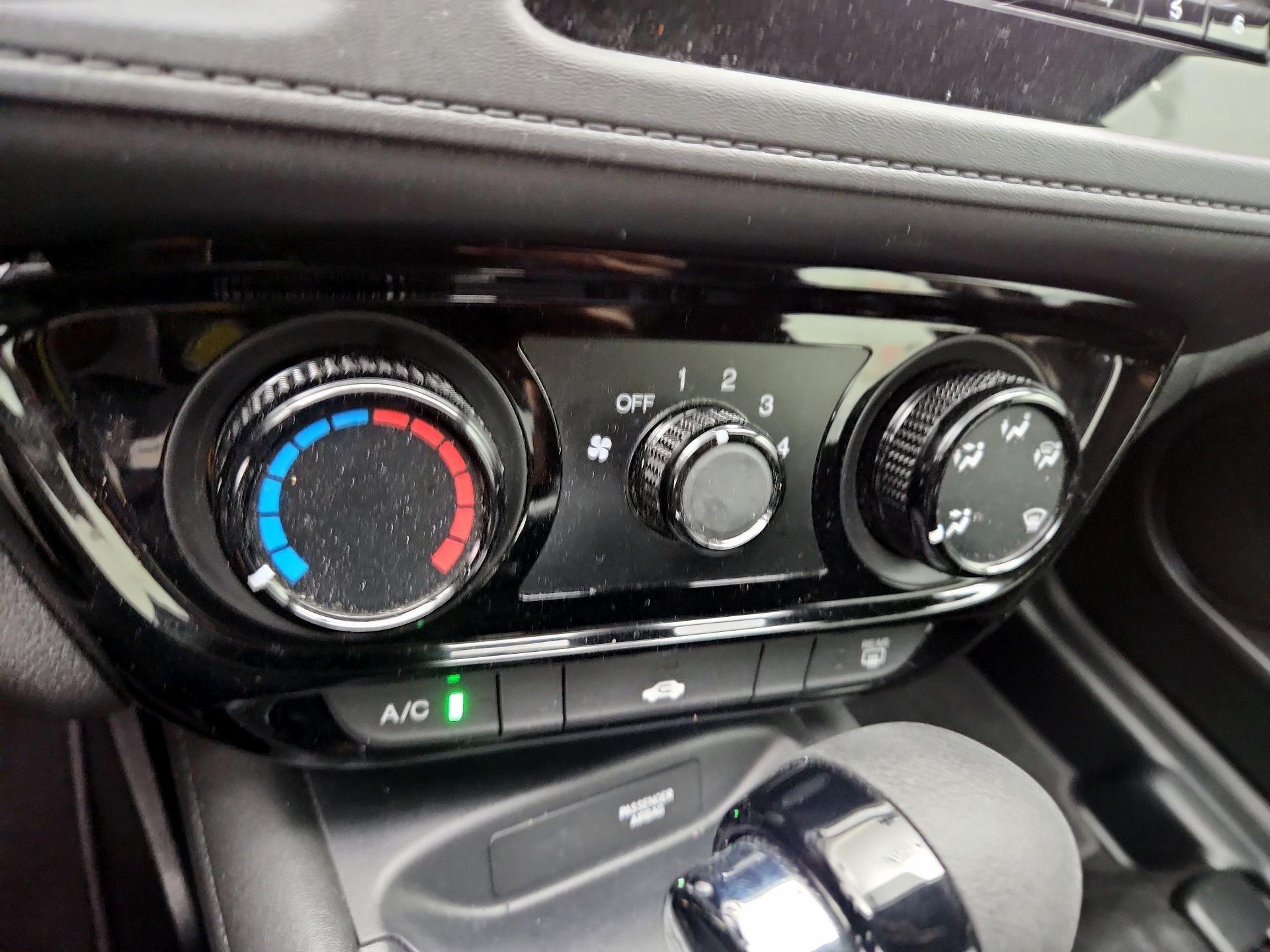 Thumbnail: 2018 Honda HR-V - 16