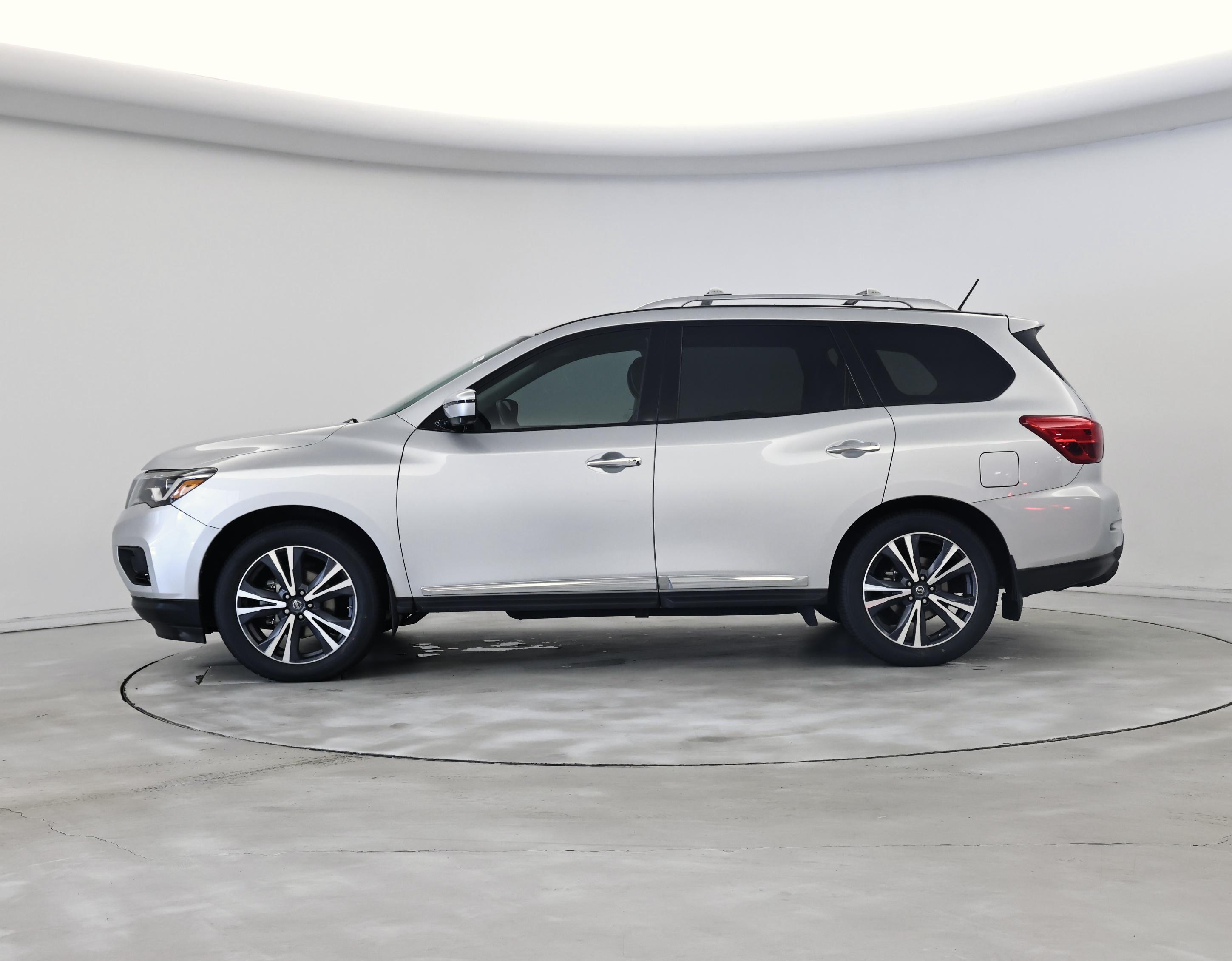 Thumbnail: 2018 Nissan Pathfinder - 3