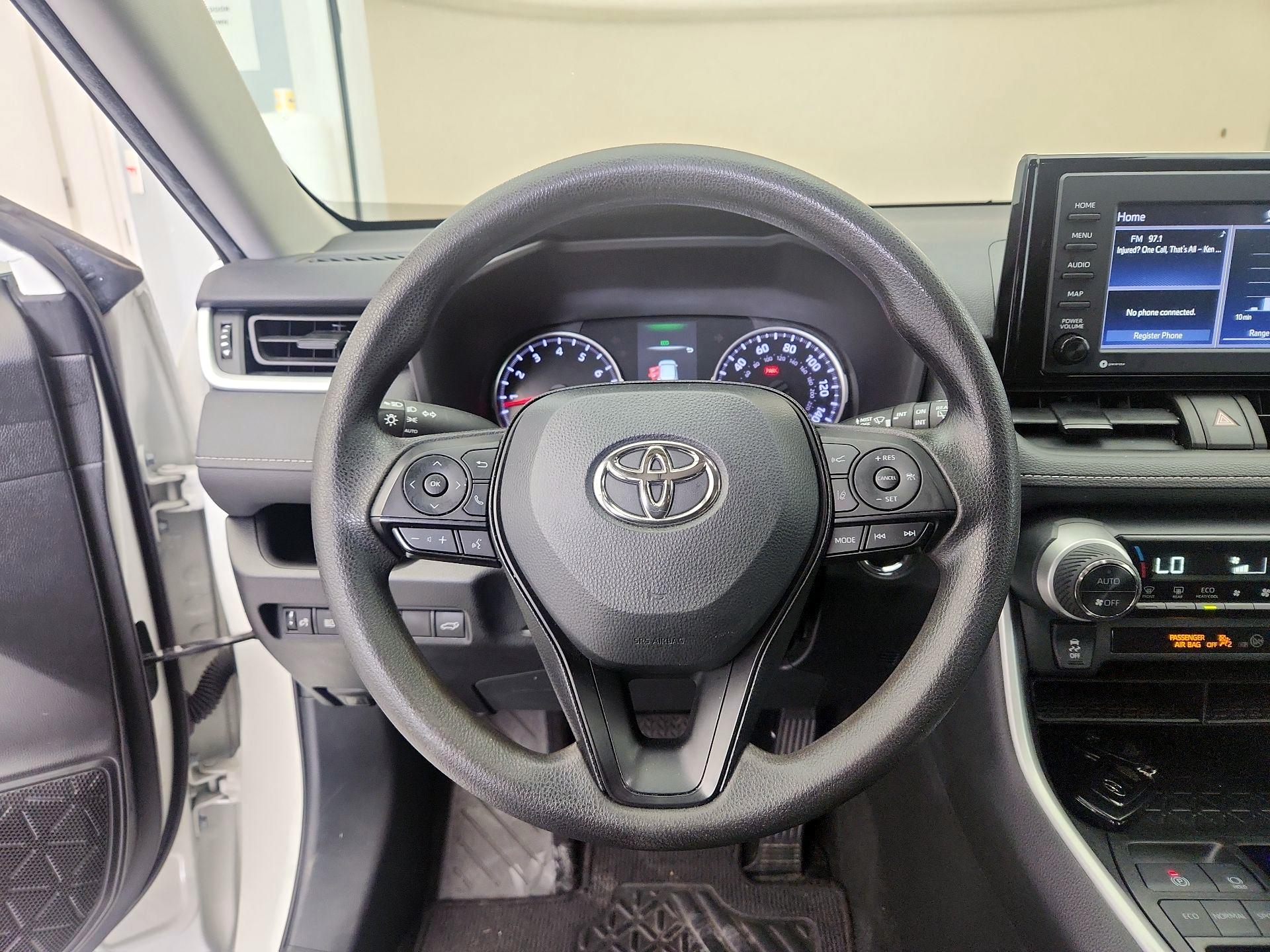 Thumbnail: 2022 Toyota RAV4 - 10