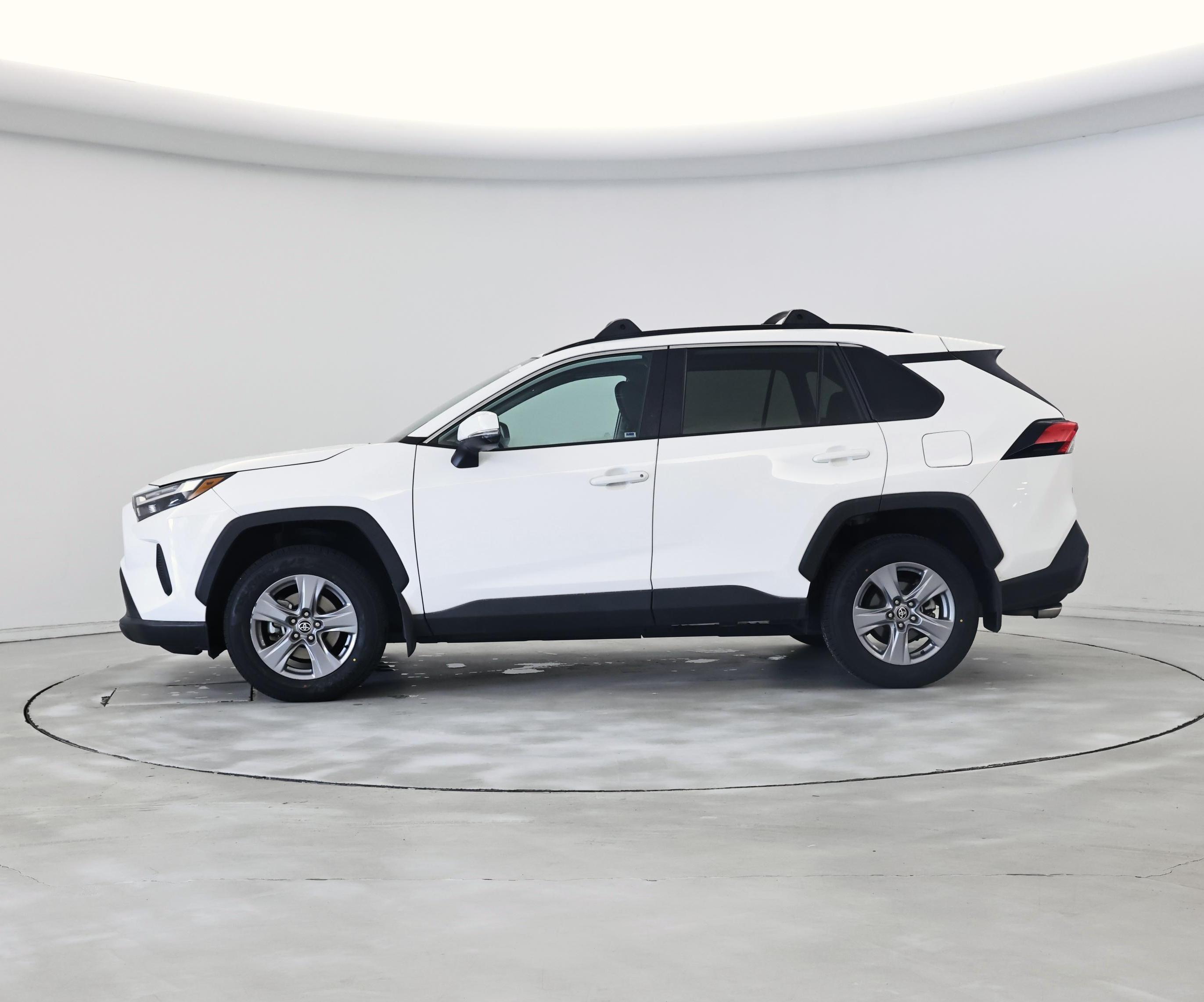 Thumbnail: 2022 Toyota RAV4 - 3