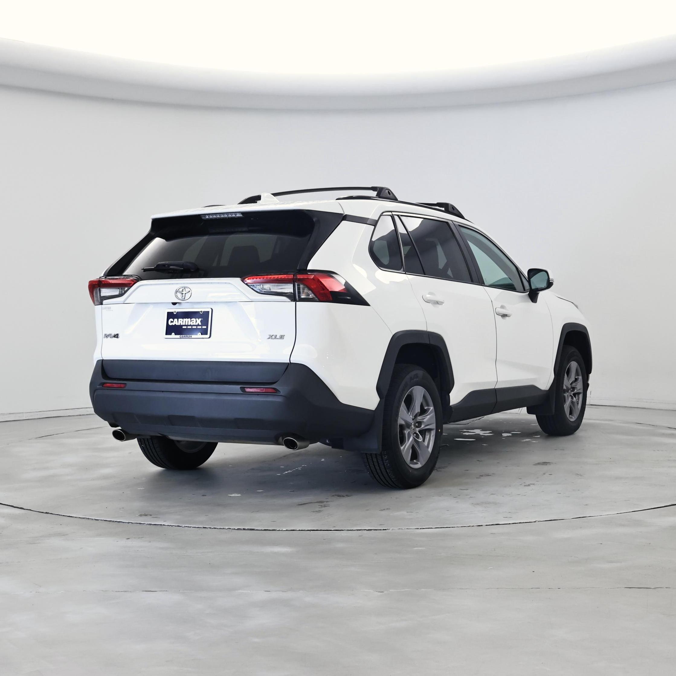 Thumbnail: 2022 Toyota RAV4 - 8