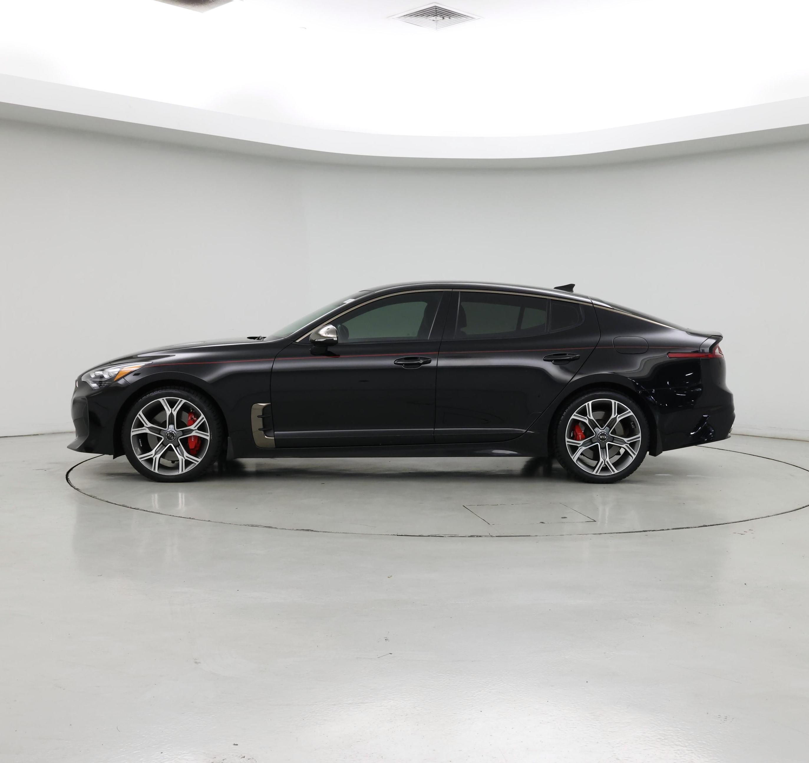 Thumbnail: 2020 Kia Stinger - 3