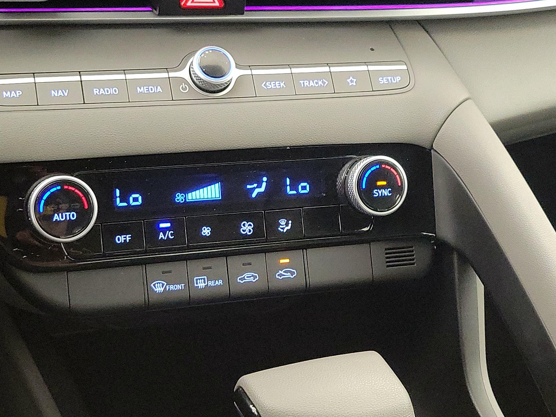 Thumbnail: 2024 Hyundai Elantra - 17