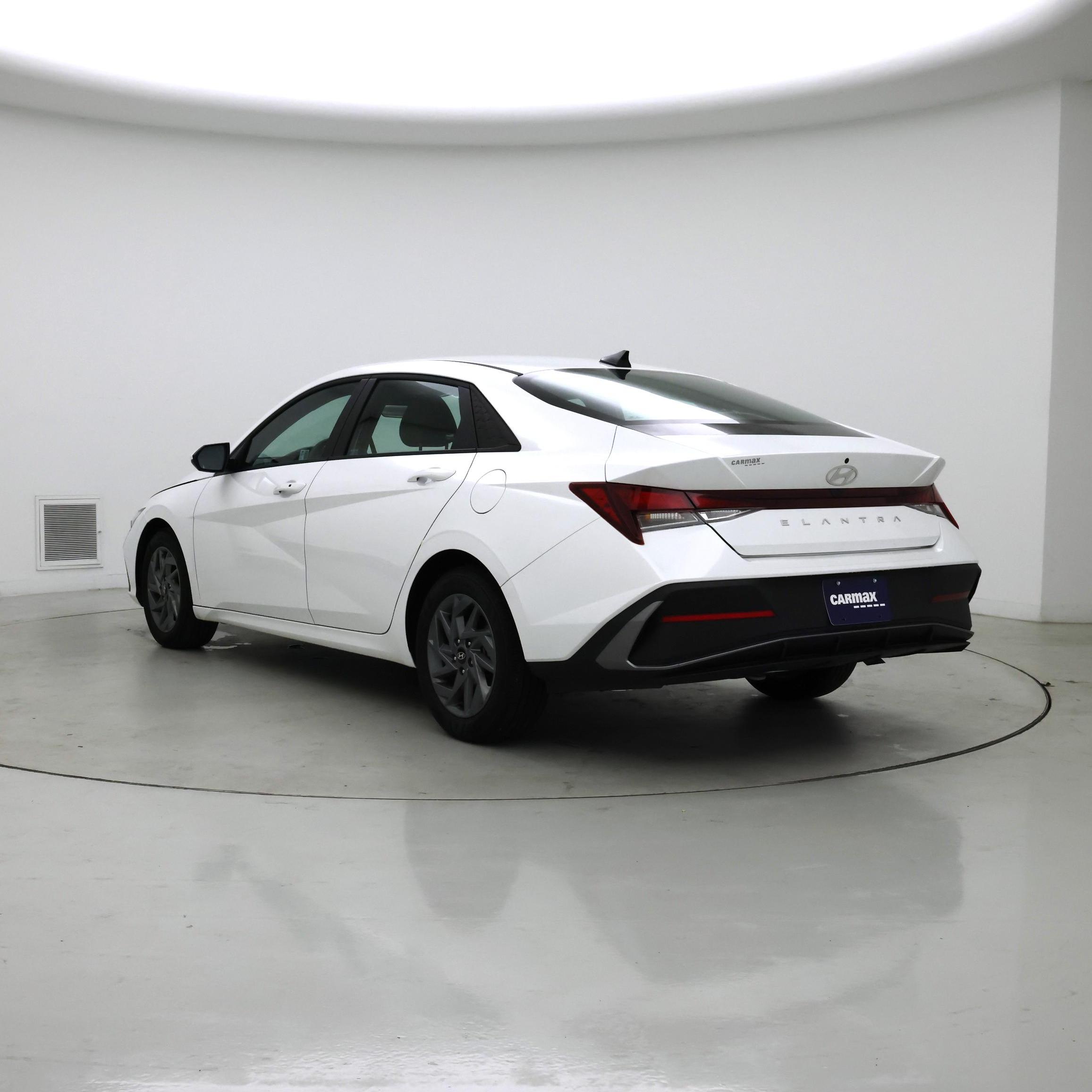 Thumbnail: 2024 Hyundai Elantra - 2