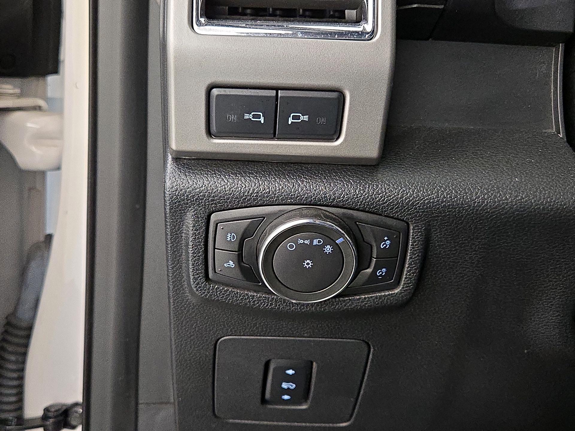 Thumbnail: 2016 Ford F-150 - 13