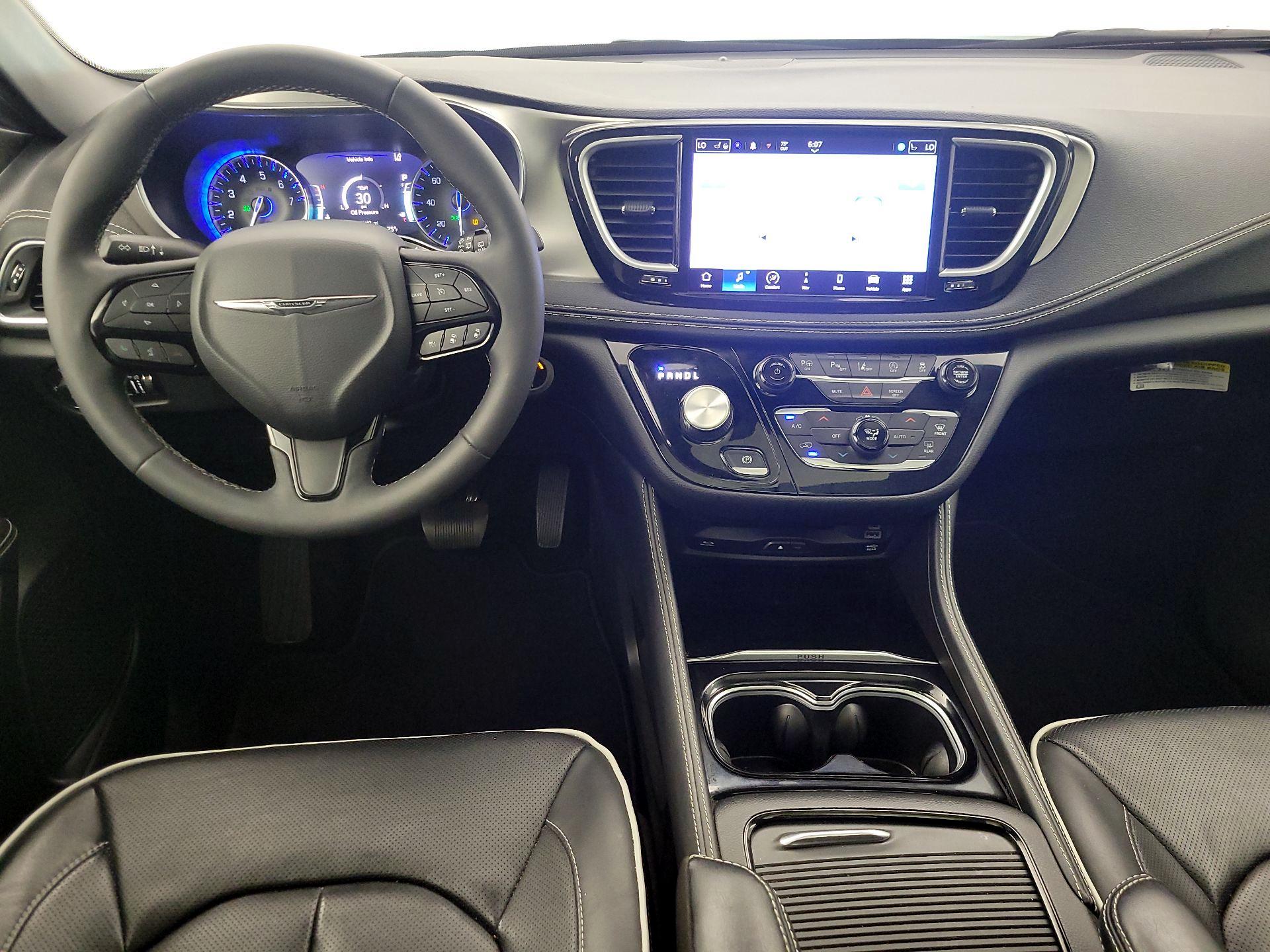 Thumbnail: 2022 Chrysler Pacifica - 9