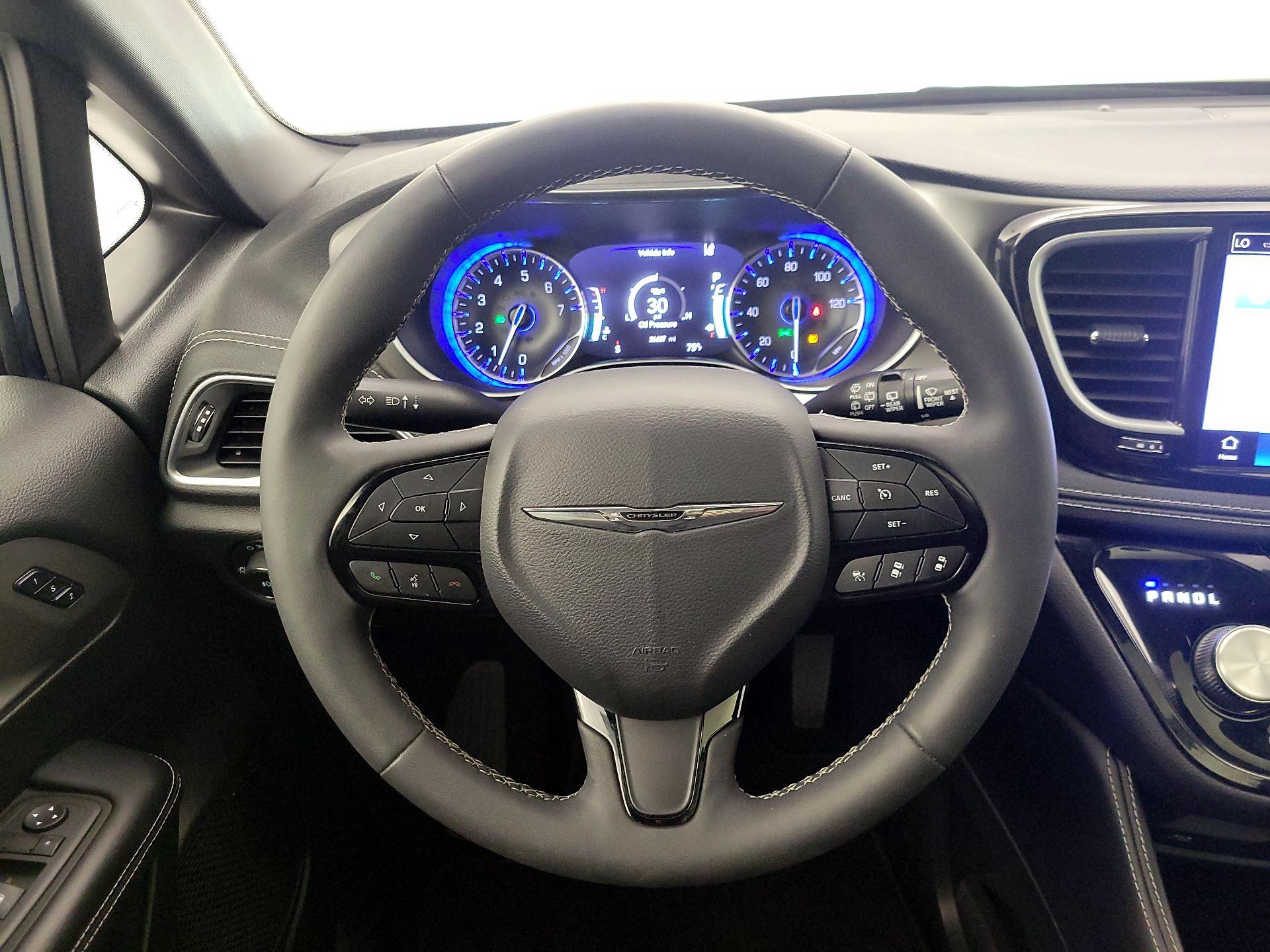 Thumbnail: 2022 Chrysler Pacifica - 10