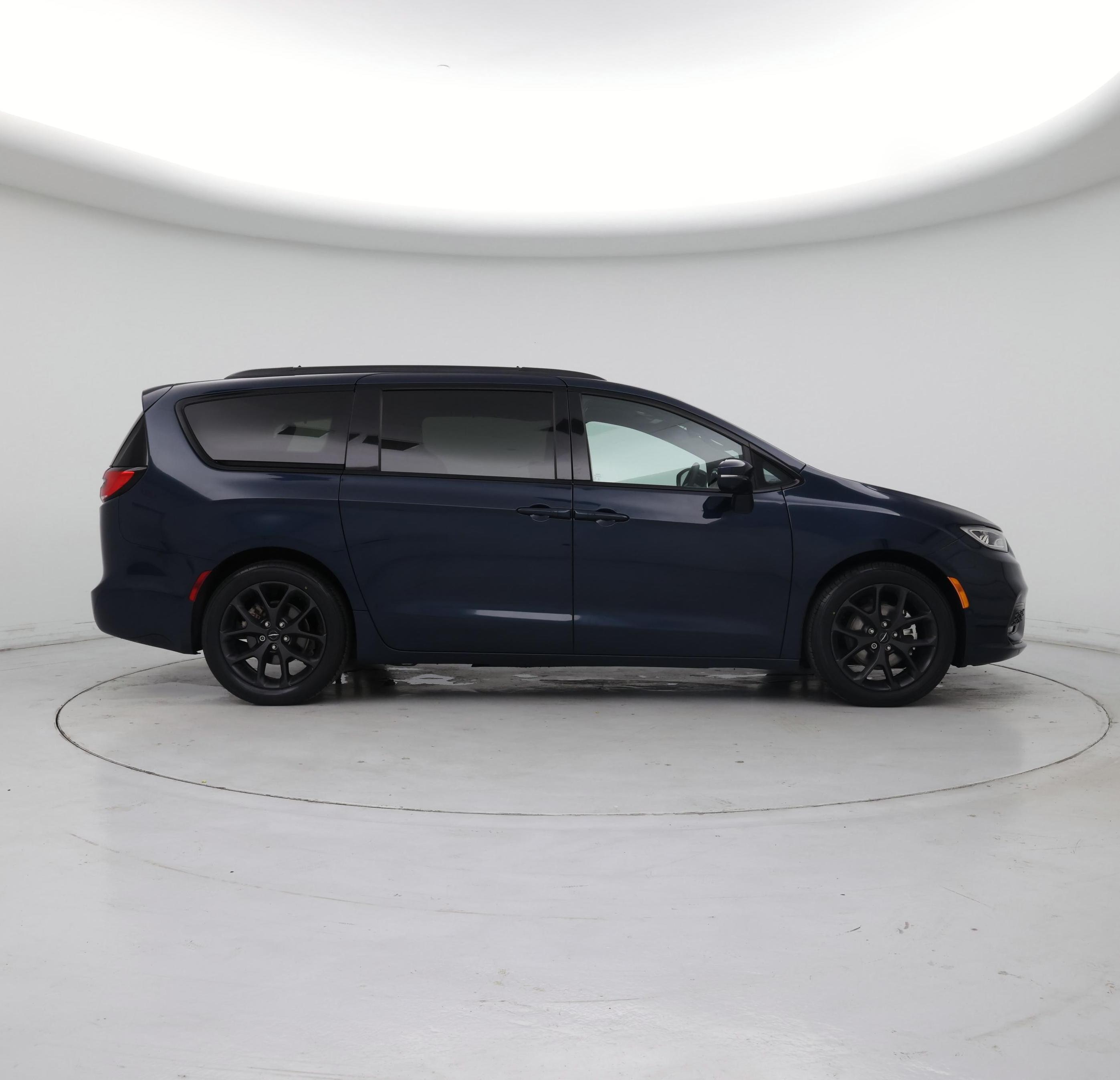 Thumbnail: 2022 Chrysler Pacifica - 7