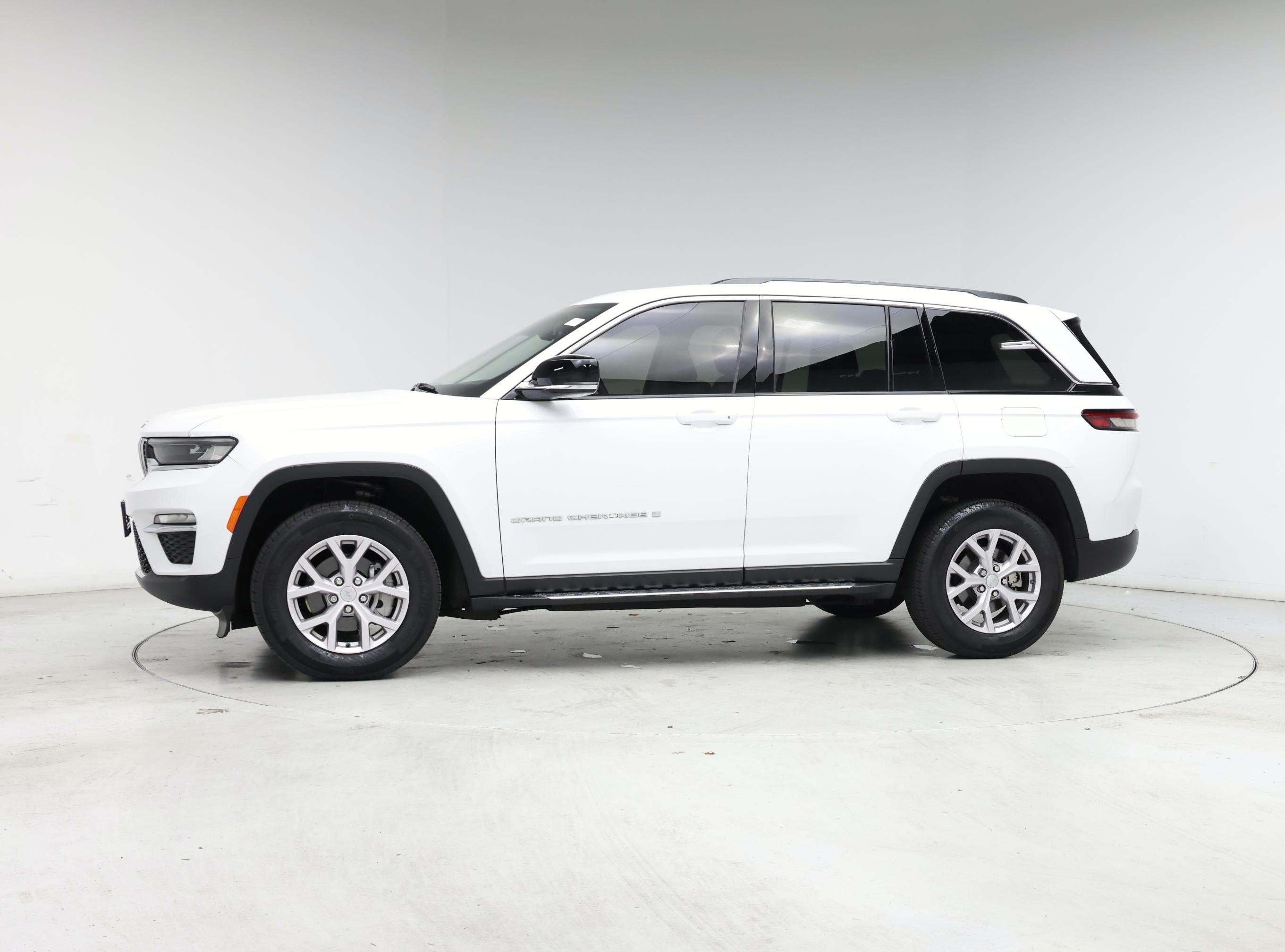 Thumbnail: 2022 Jeep Grand Cherokee - 3