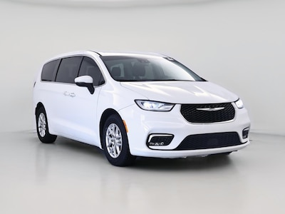 White 2023 Chrysler Pacifica Touring L