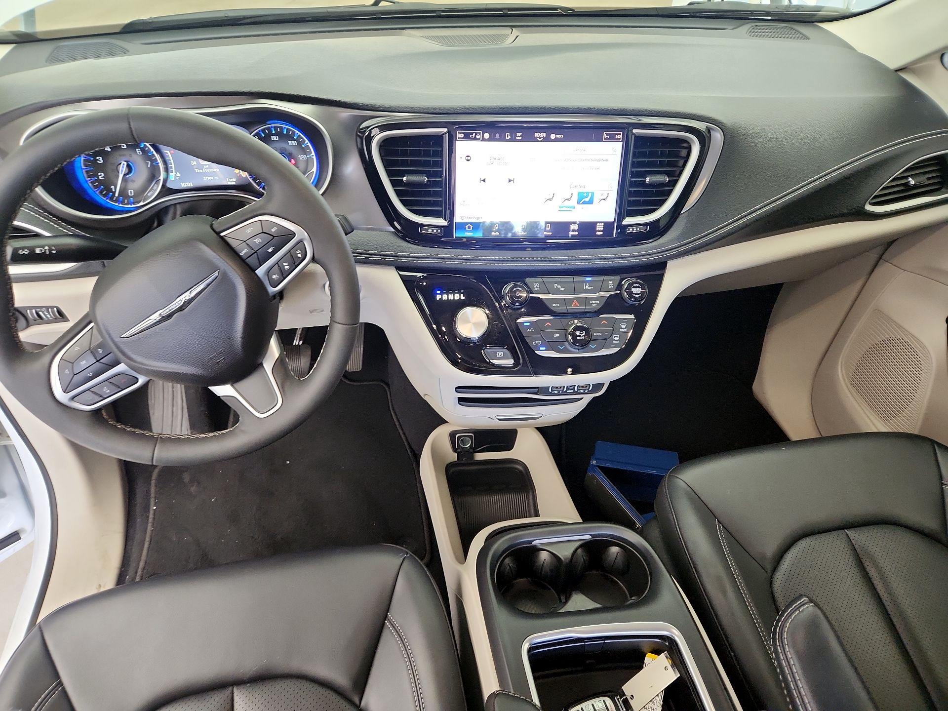 Thumbnail: 2023 Chrysler Pacifica - 9