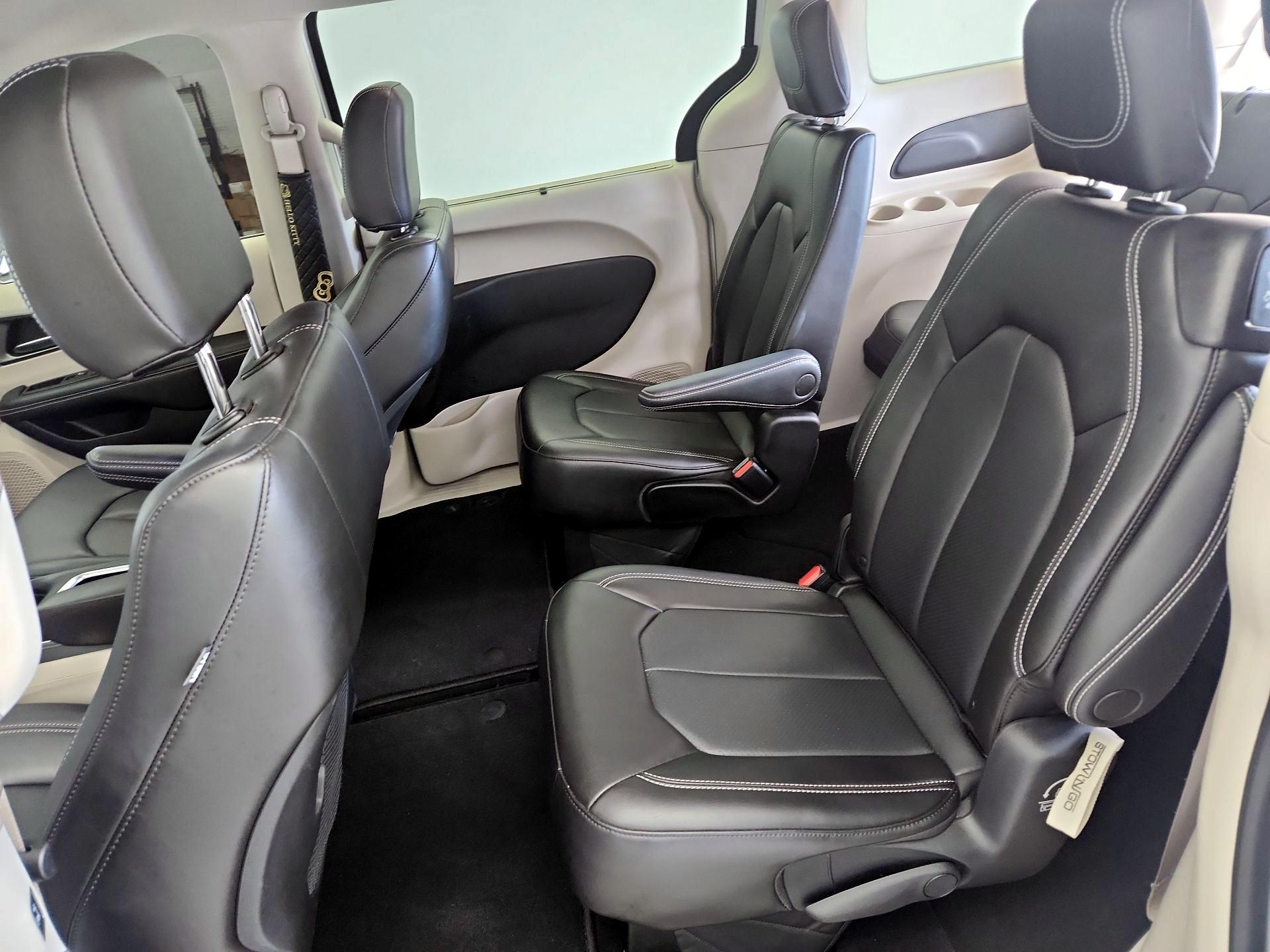 Thumbnail: 2023 Chrysler Pacifica - 19