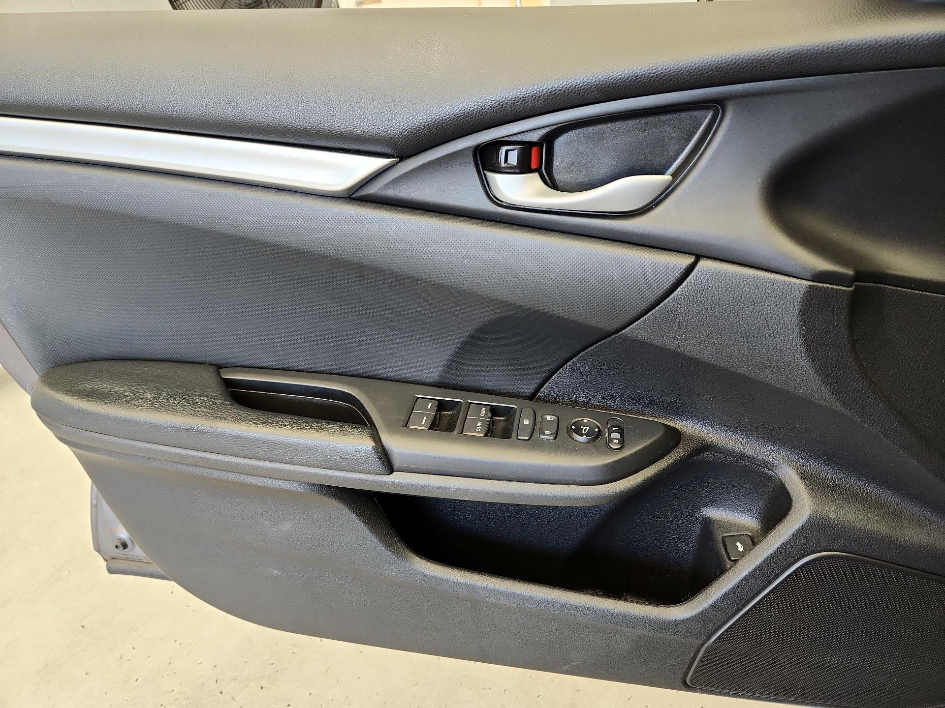 Thumbnail: 2019 Honda Civic - 12