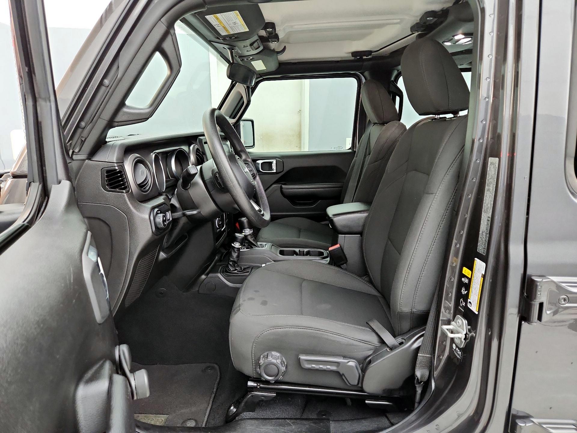 Thumbnail: 2023 Jeep Gladiator - 11